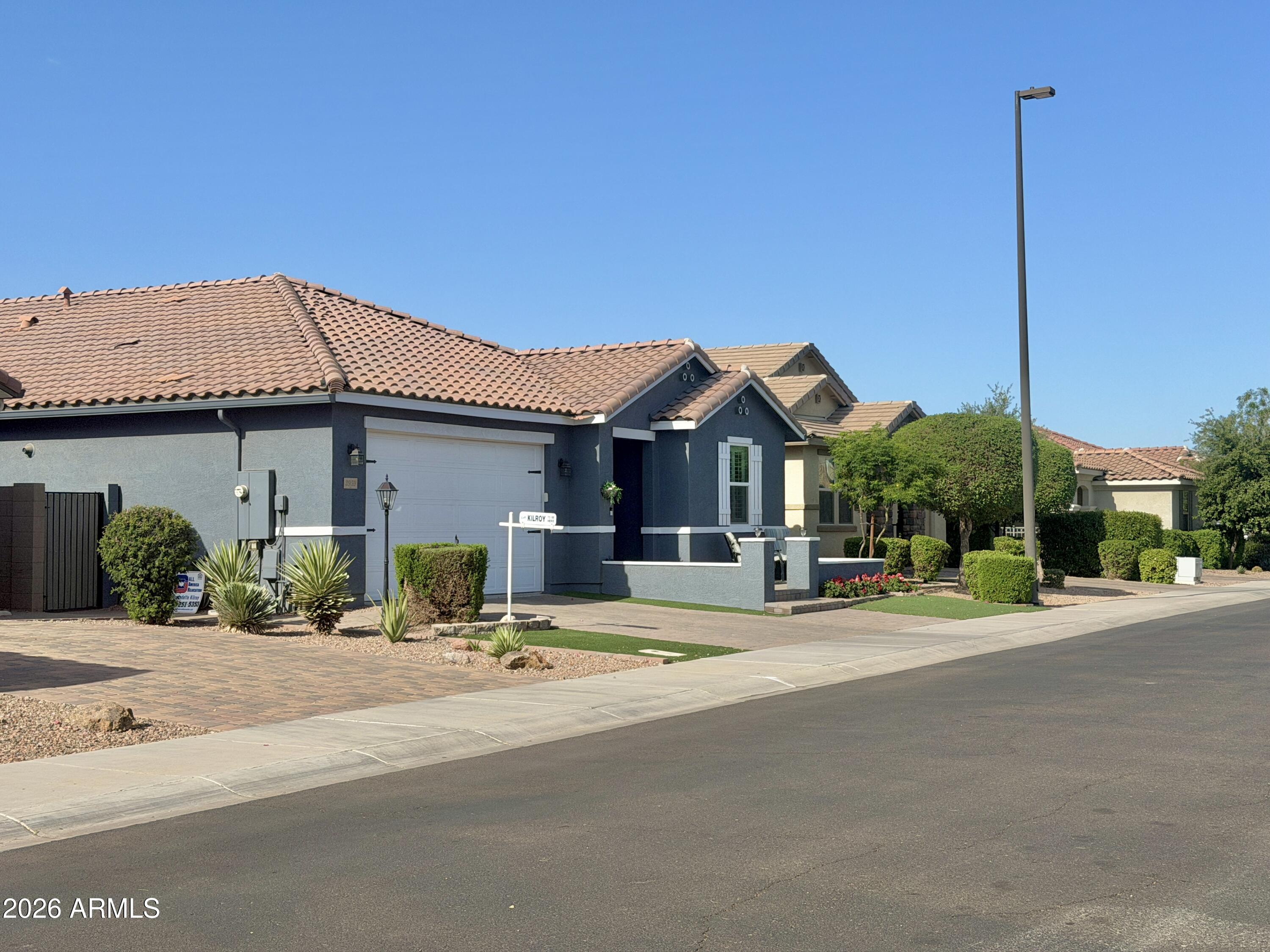 3959 E LIBERTY Lane E