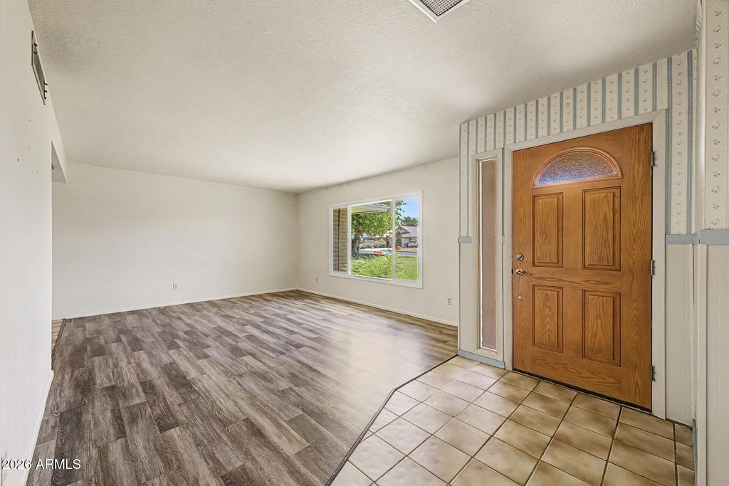 Photo of 4750 W Acoma Drive, Glendale, AZ 85306 (MLS # 7018936)
