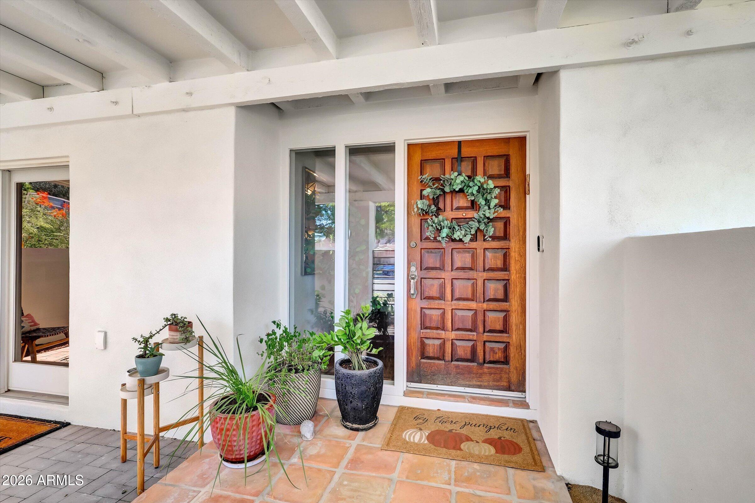 132 W LAS PALMARITAS Drive