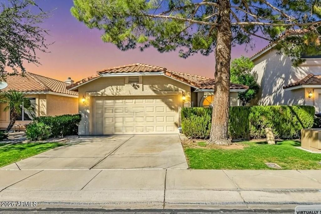 Photo of 7950 W Paradise Drive, Peoria, AZ 85345 (MLS # 6986501)