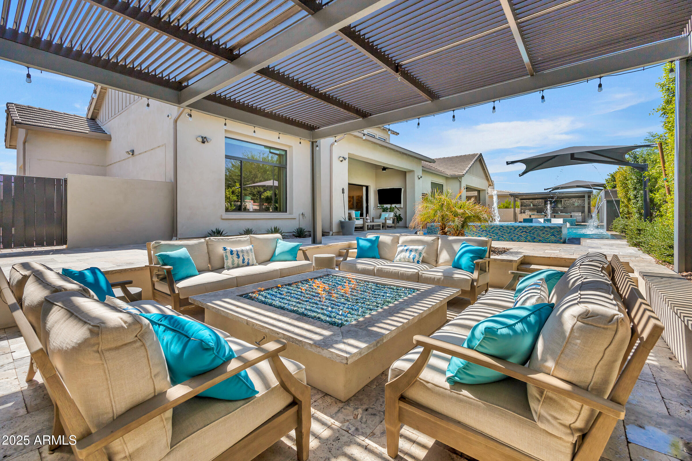 2652 E PELICAN Court