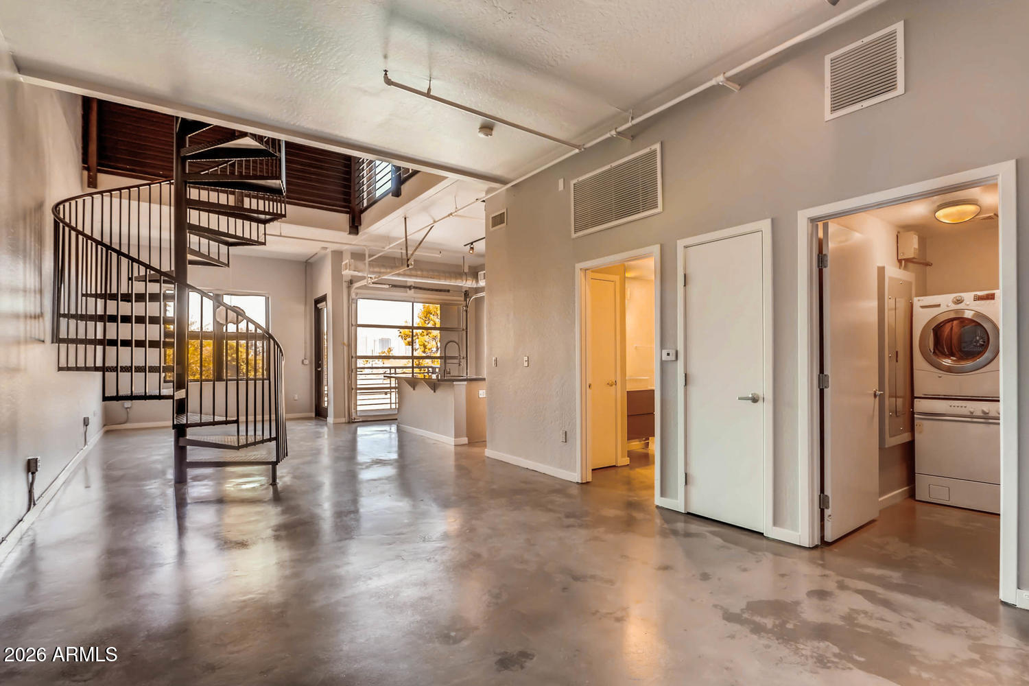 914 E OSBORN Road 210