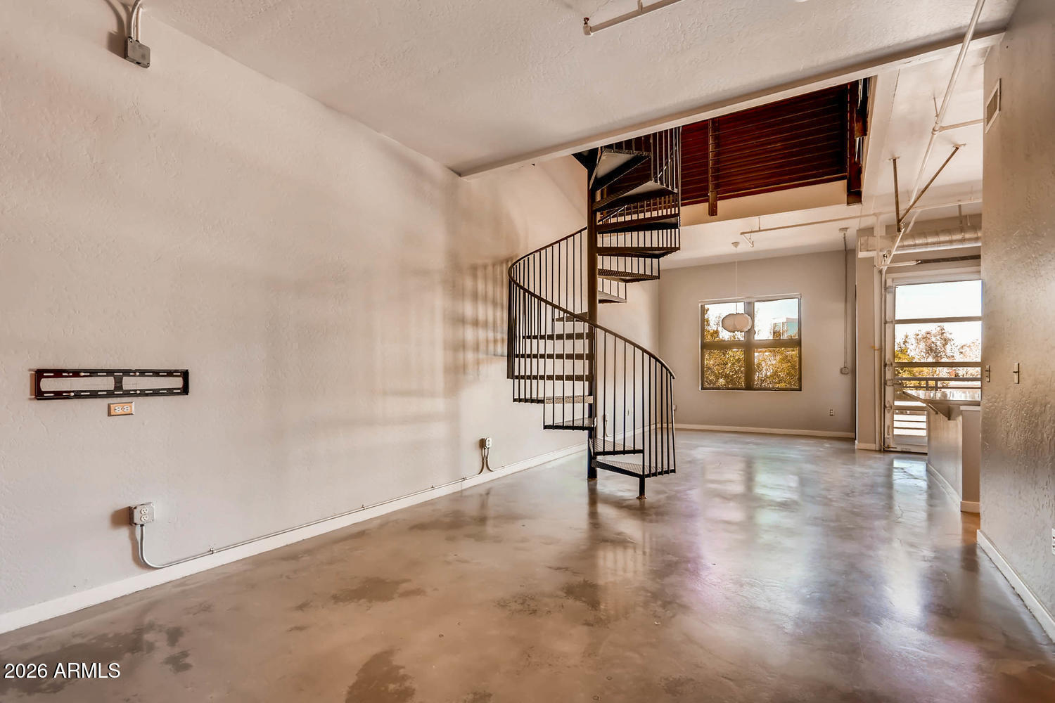 914 E OSBORN Road 210