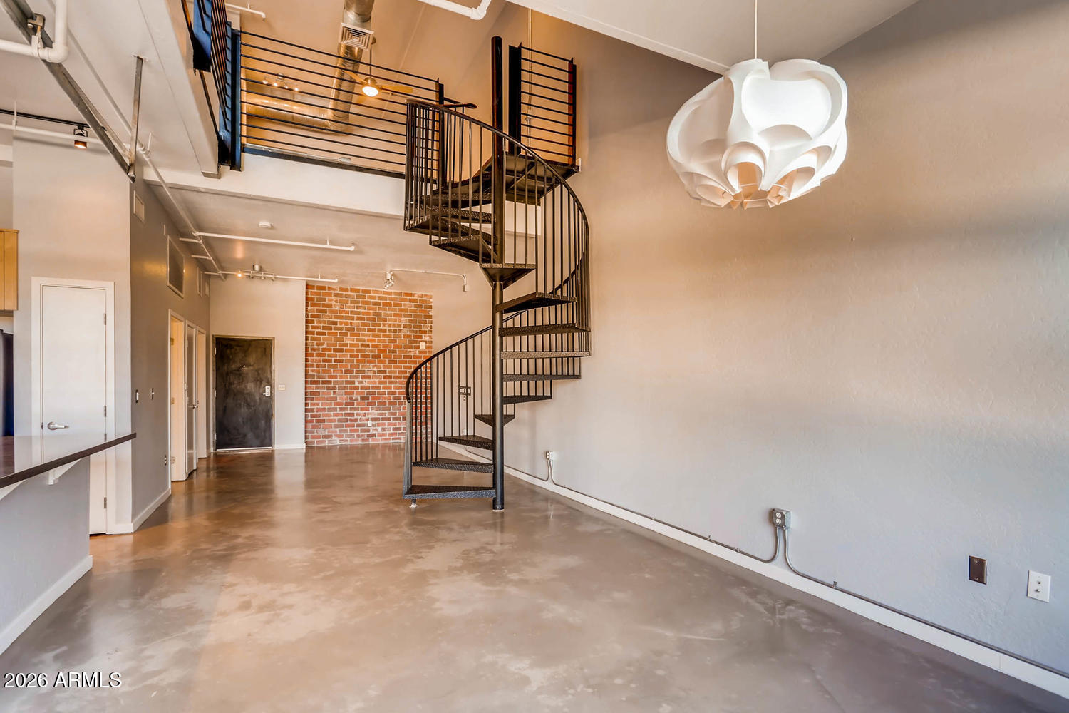 914 E OSBORN Road 210