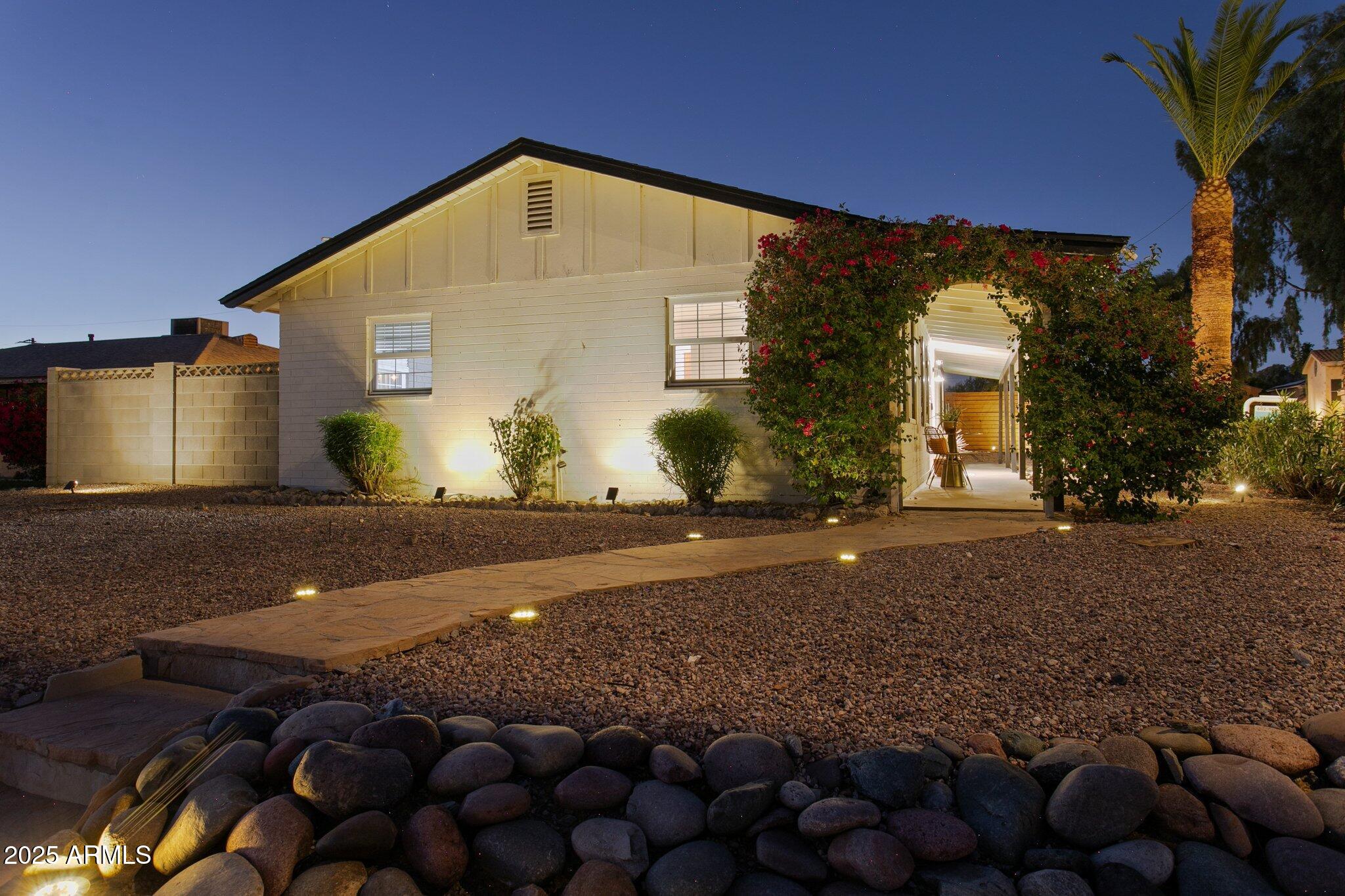1246 E VISTA Avenue