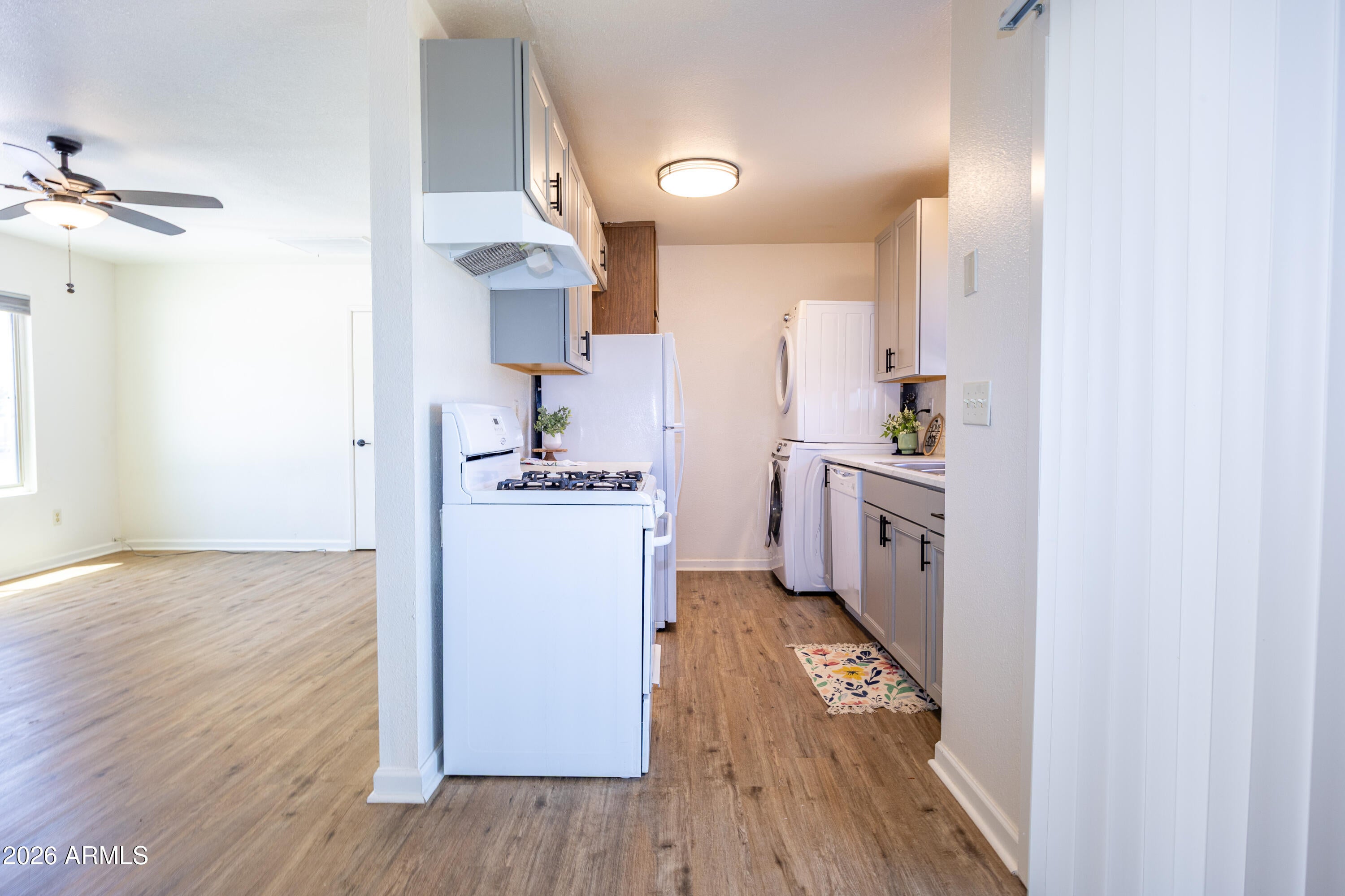 4419 Plaza Vista -- D
