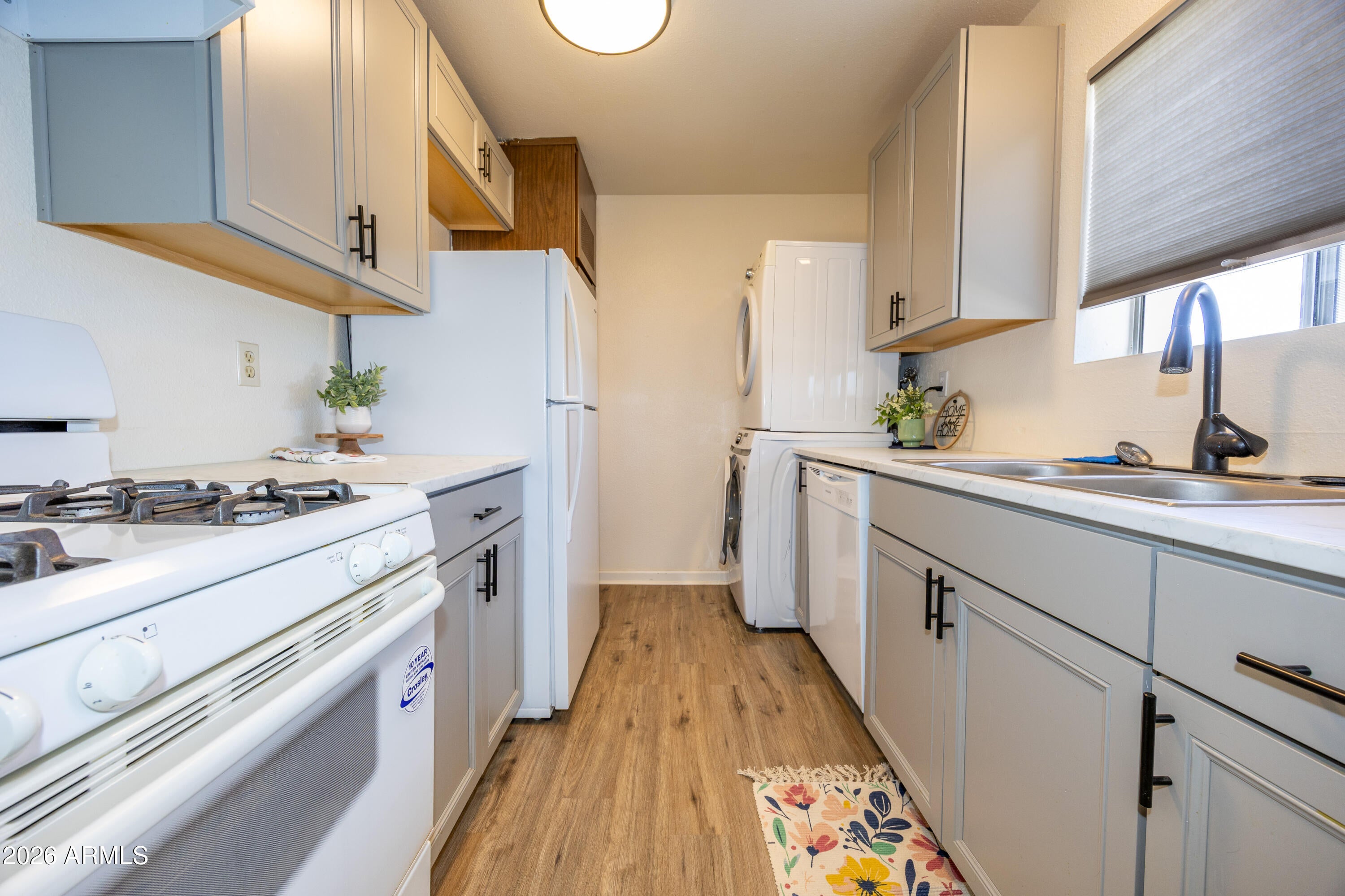 4419 Plaza Vista -- D