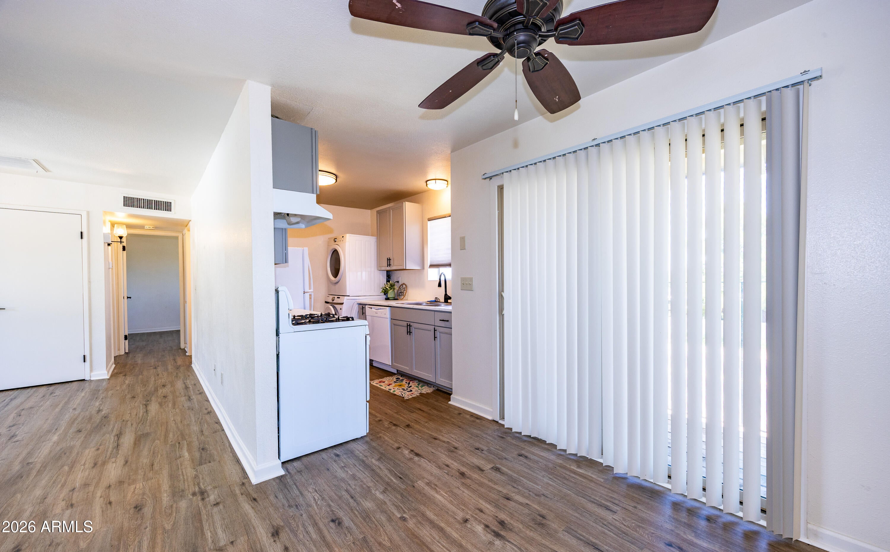 4419 Plaza Vista -- D