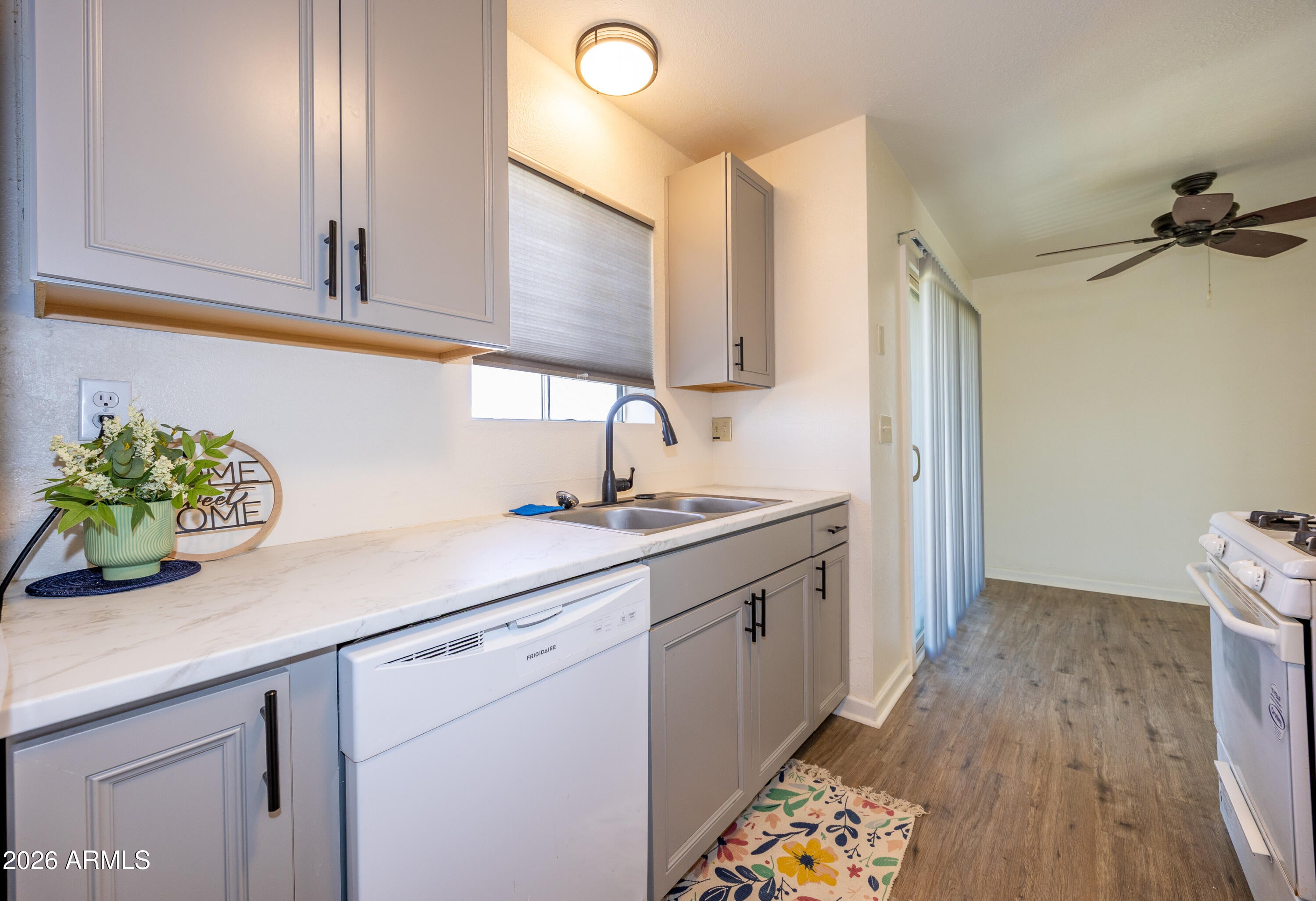 4419 Plaza Vista -- D