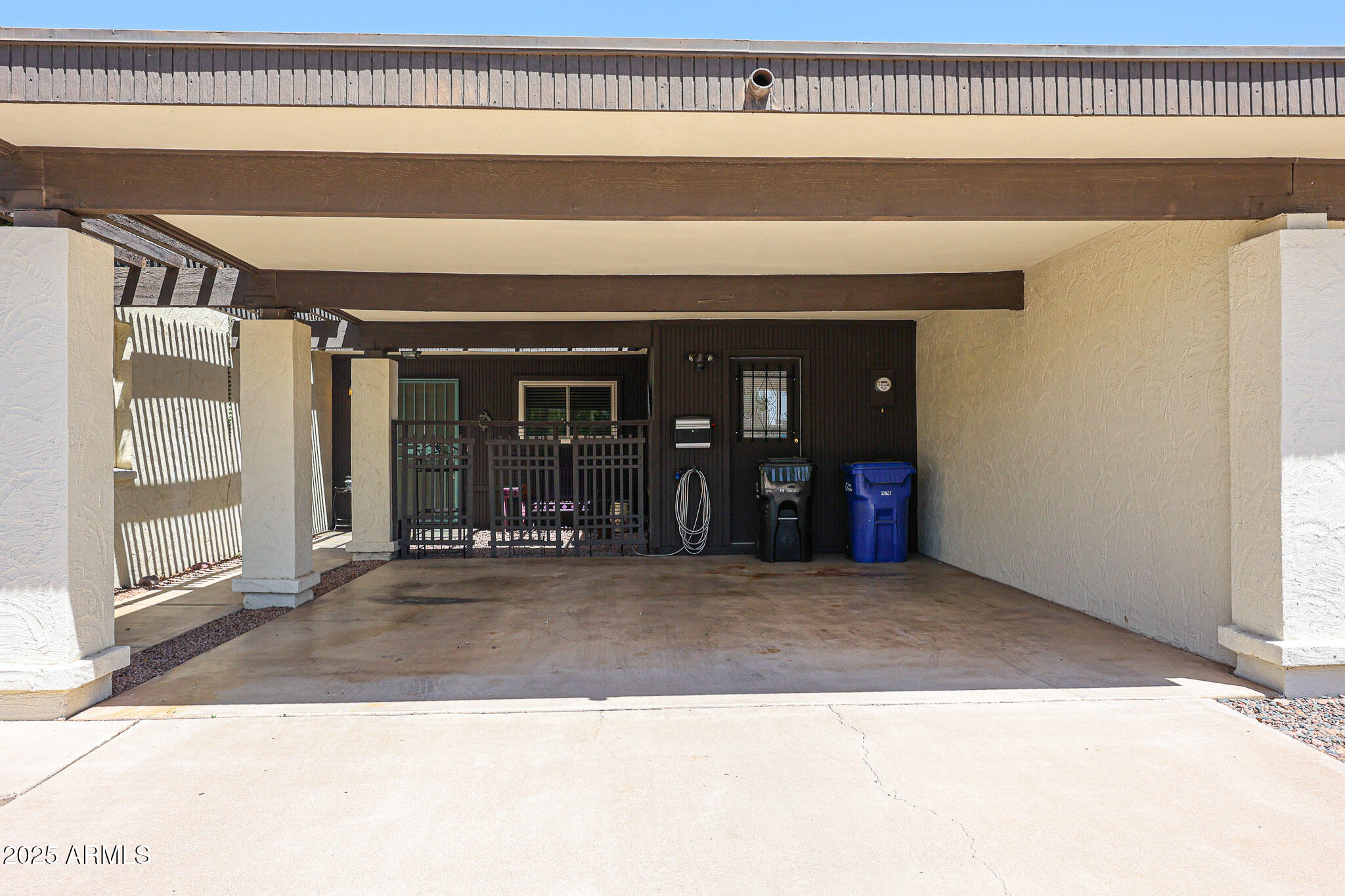 1982 E OXFORD Drive