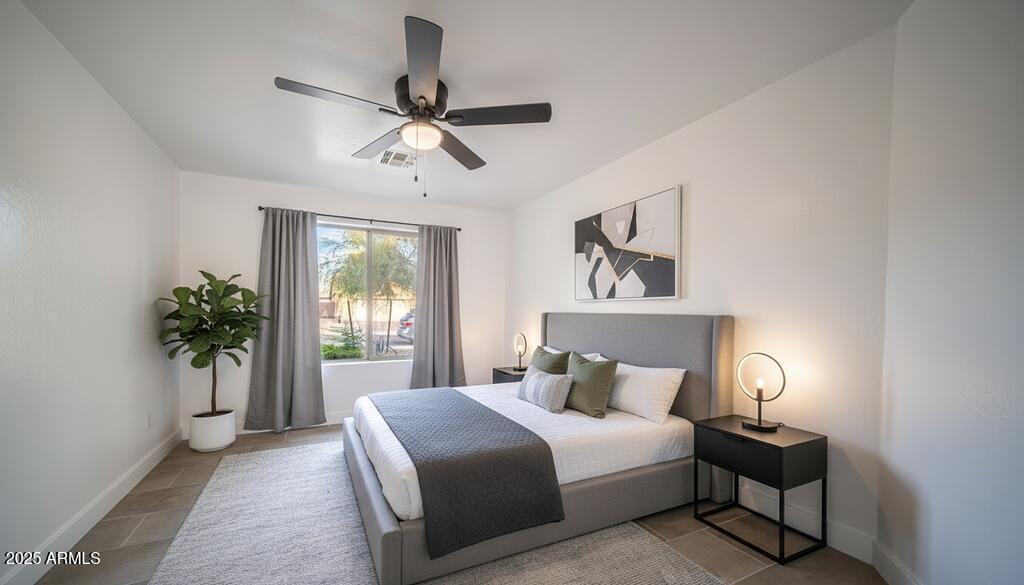 24997 W ILLINI Street