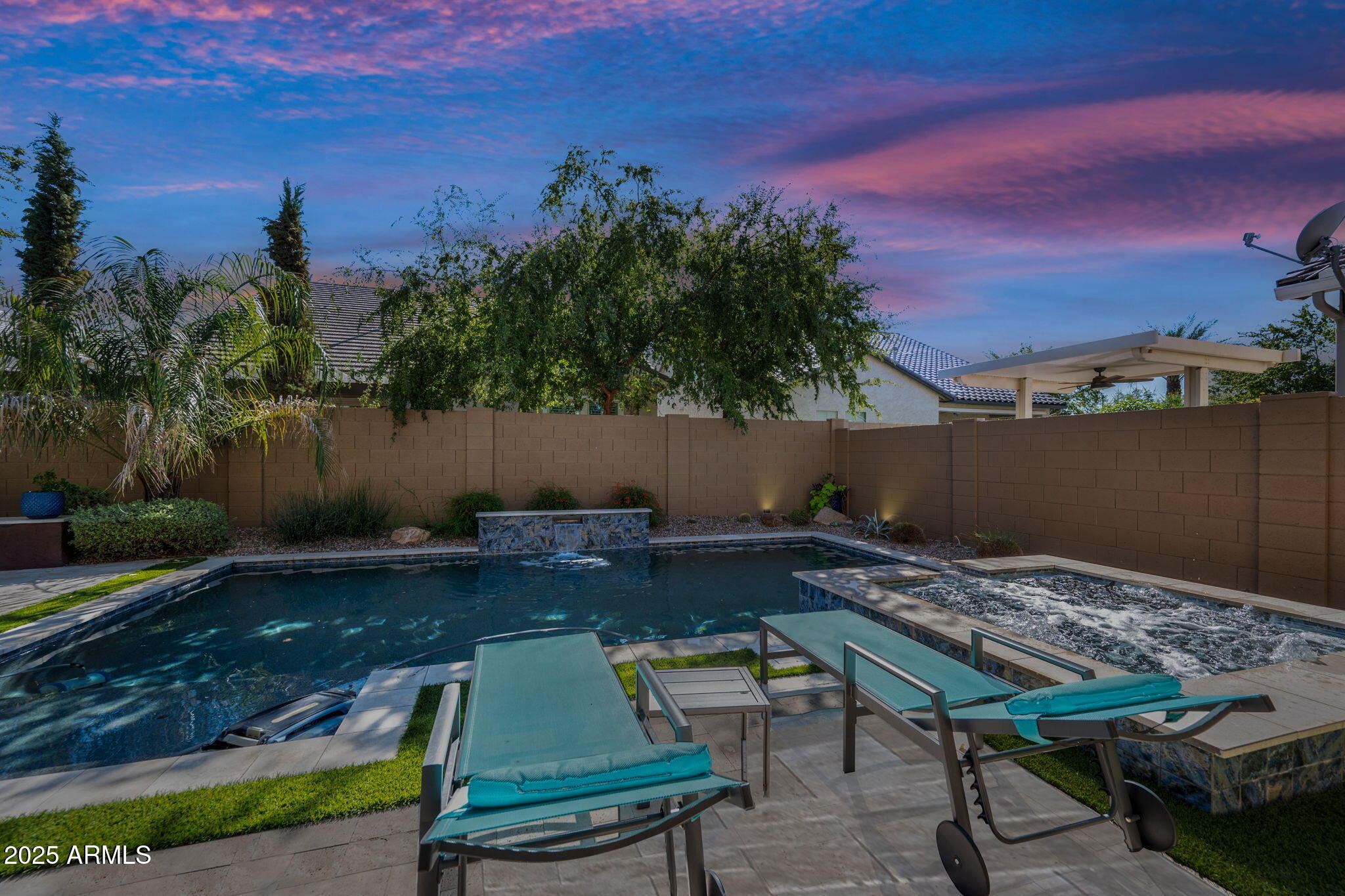 1925 E GERONIMO Street