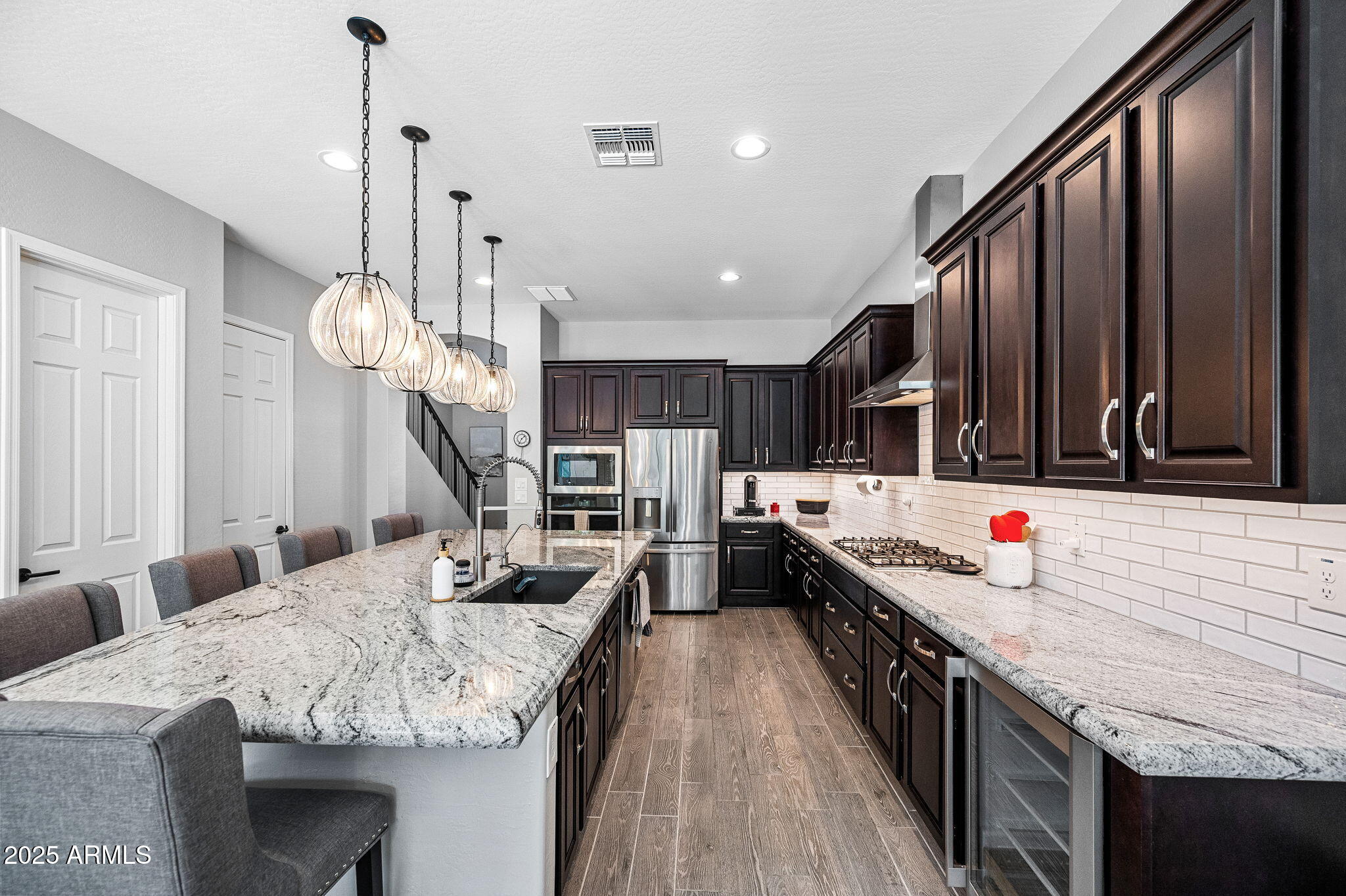 1925 E GERONIMO Street