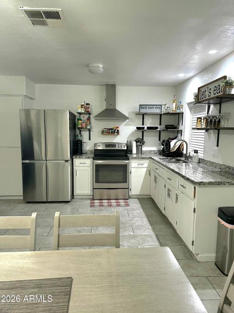 Photo of 8109 W Montecito Avenue, Phoenix, AZ 85033 (MLS # 6981583)