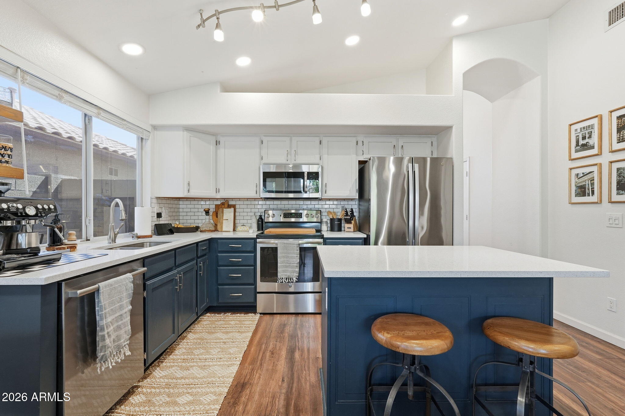 1416 E SIERRA MADRE Avenue