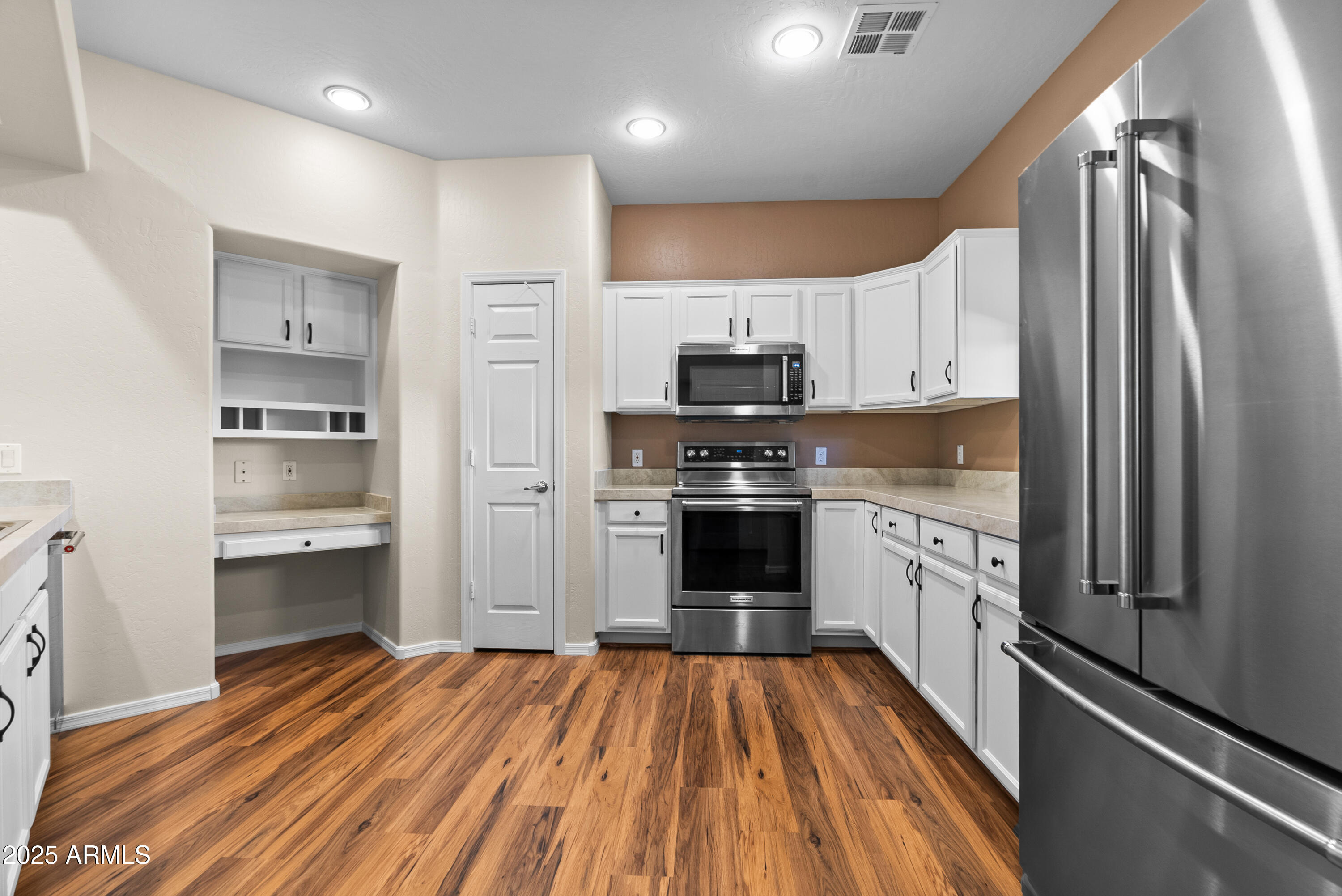 11500 E COCHISE Drive 2067