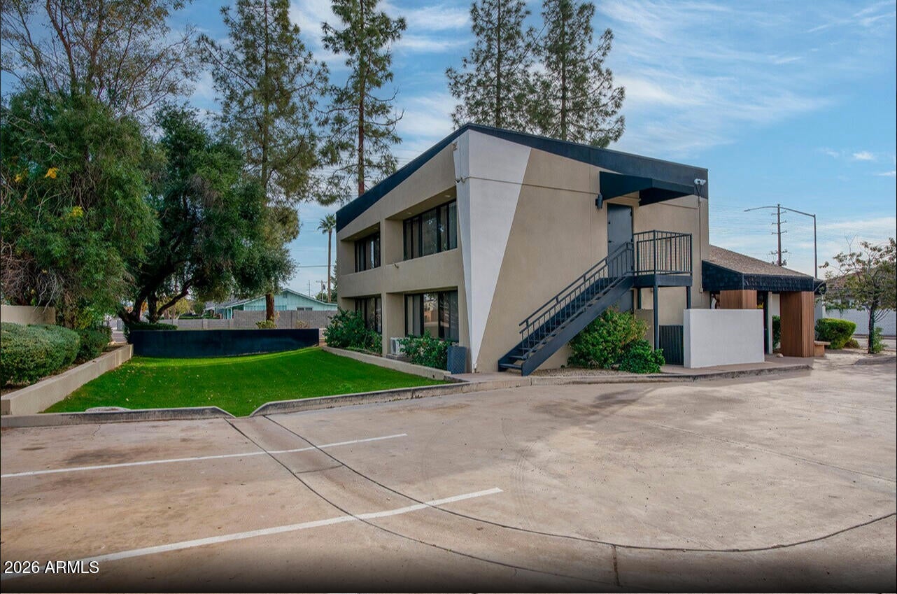 606 N STAPLEY Drive