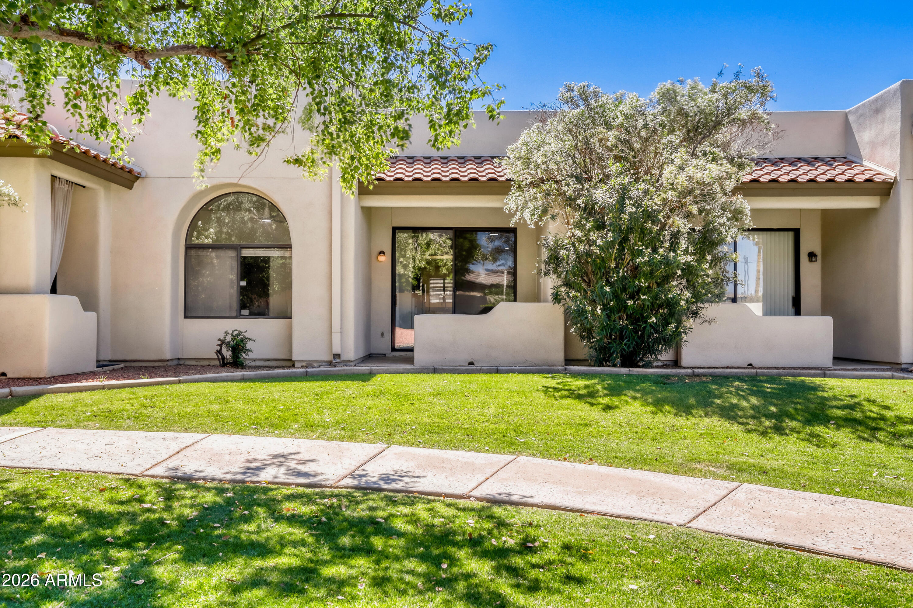 750 E NORTHERN Avenue 1124