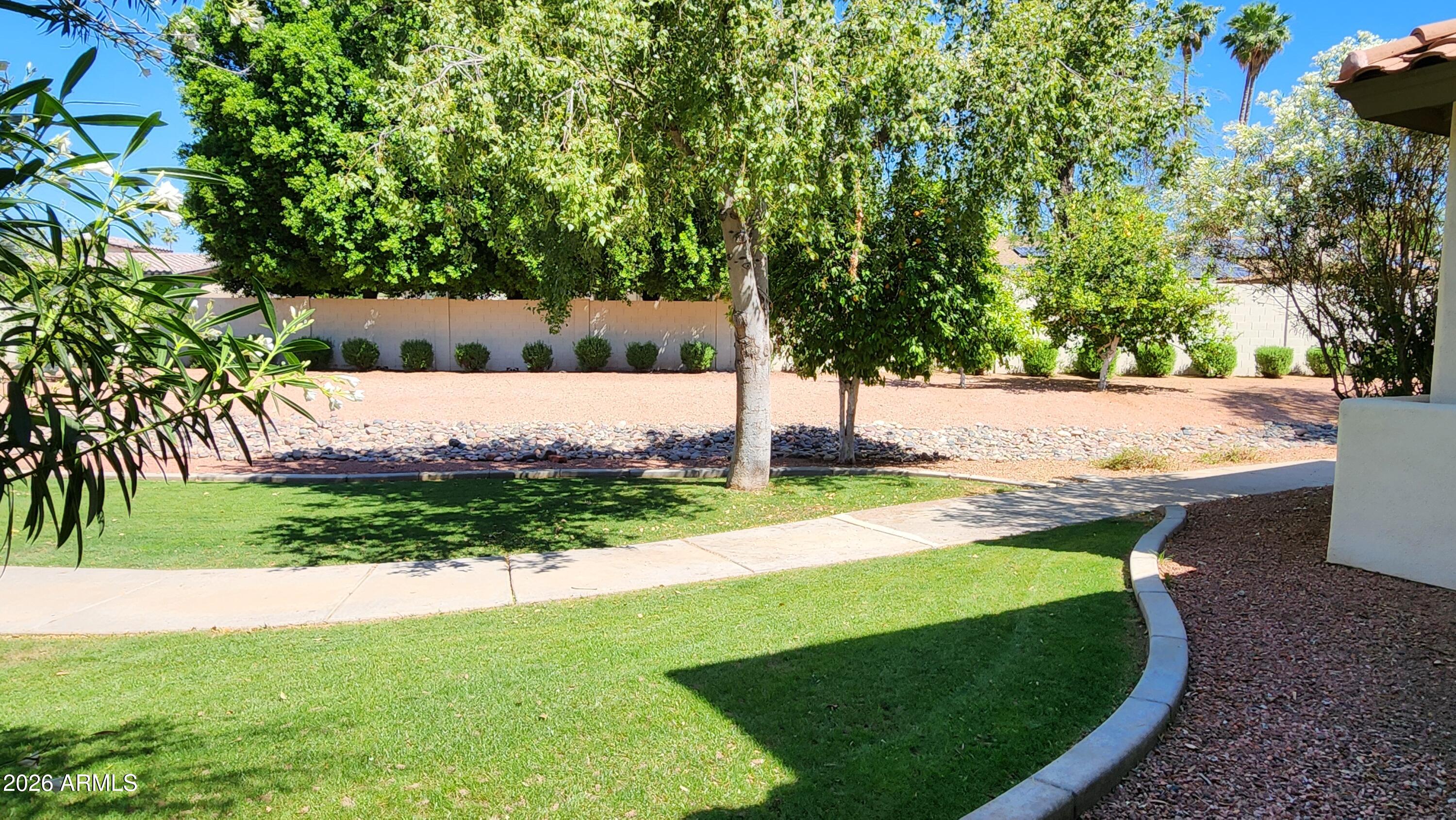 750 E NORTHERN Avenue 1124