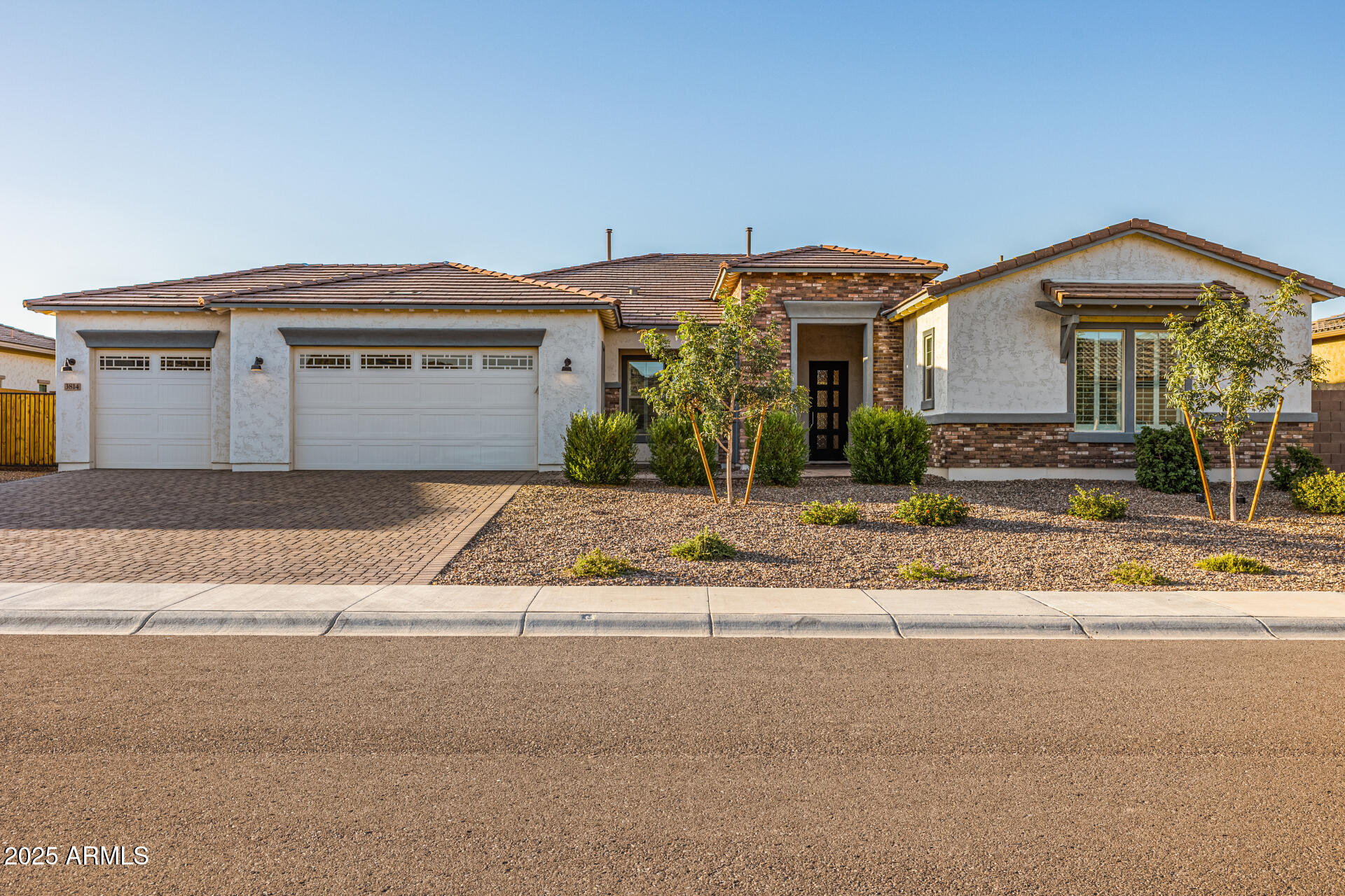 3814 W RUNNING DEER Trail