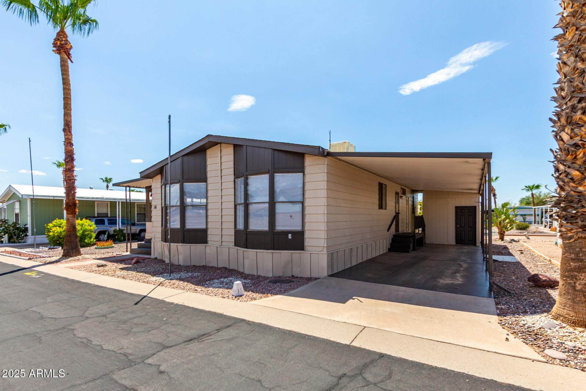 9427 E UNIVERSITY Drive 16