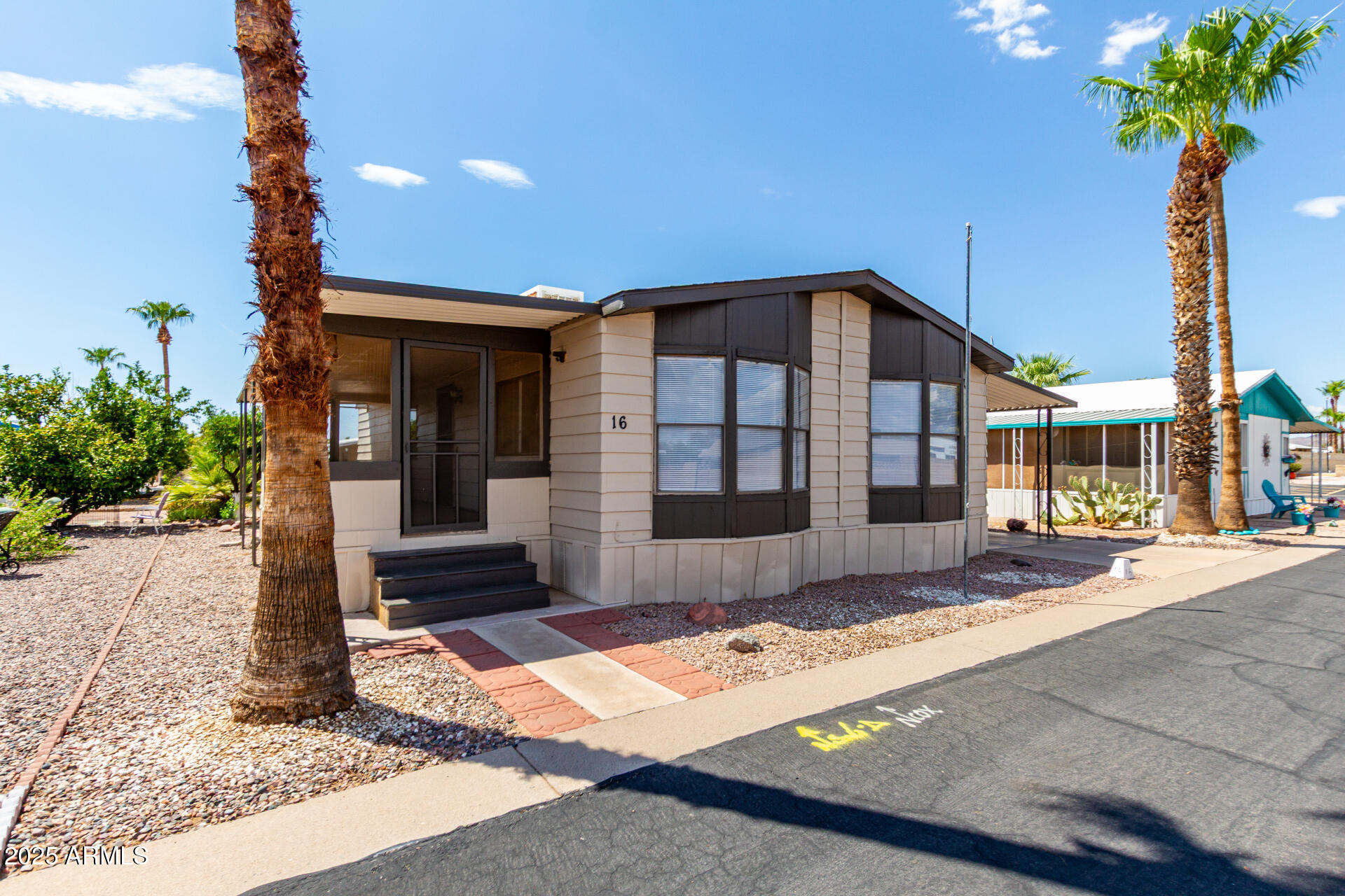 9427 E UNIVERSITY Drive 16