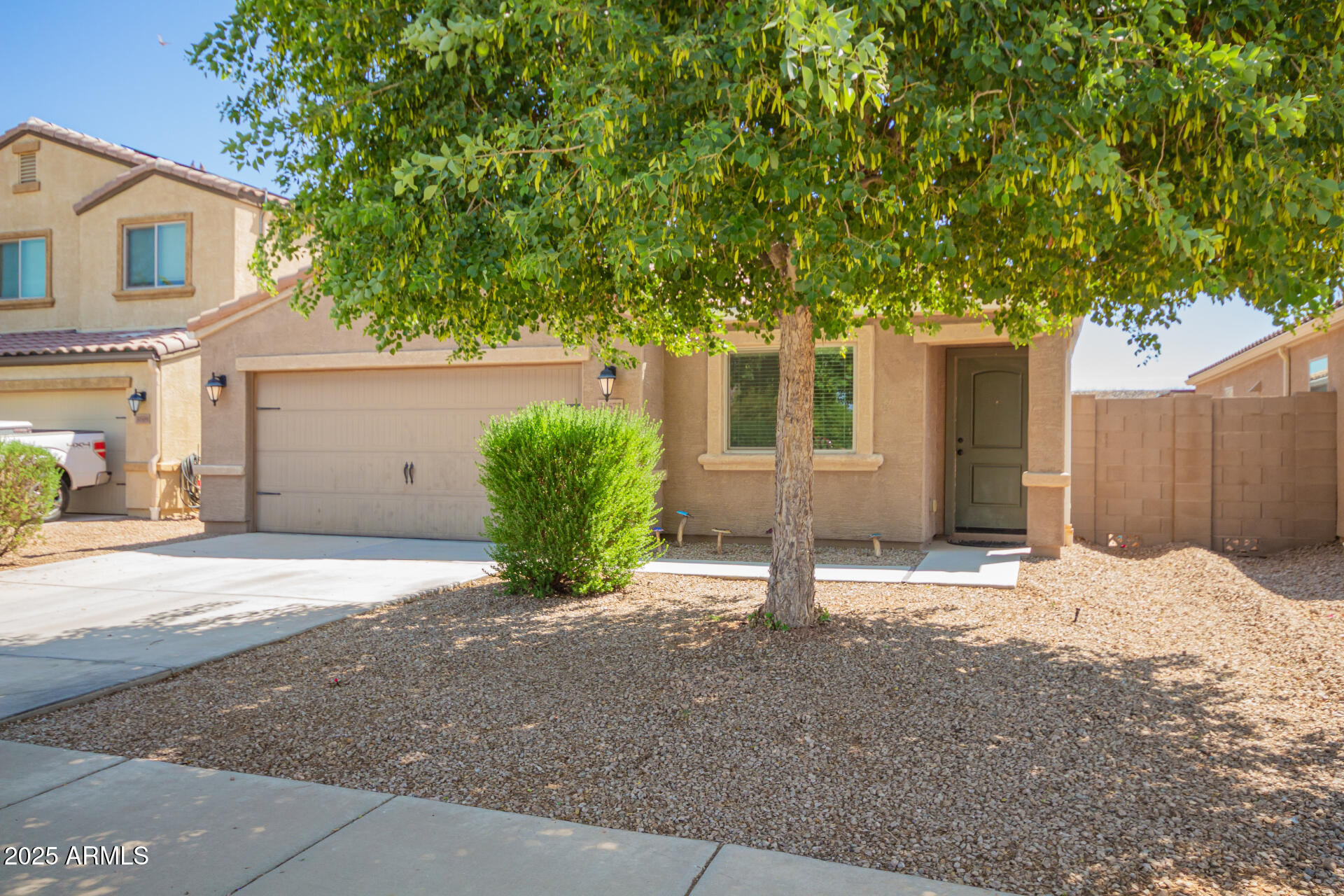 30577 N OAK Drive