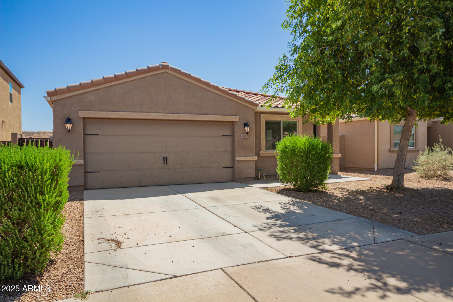 30577 N OAK Drive