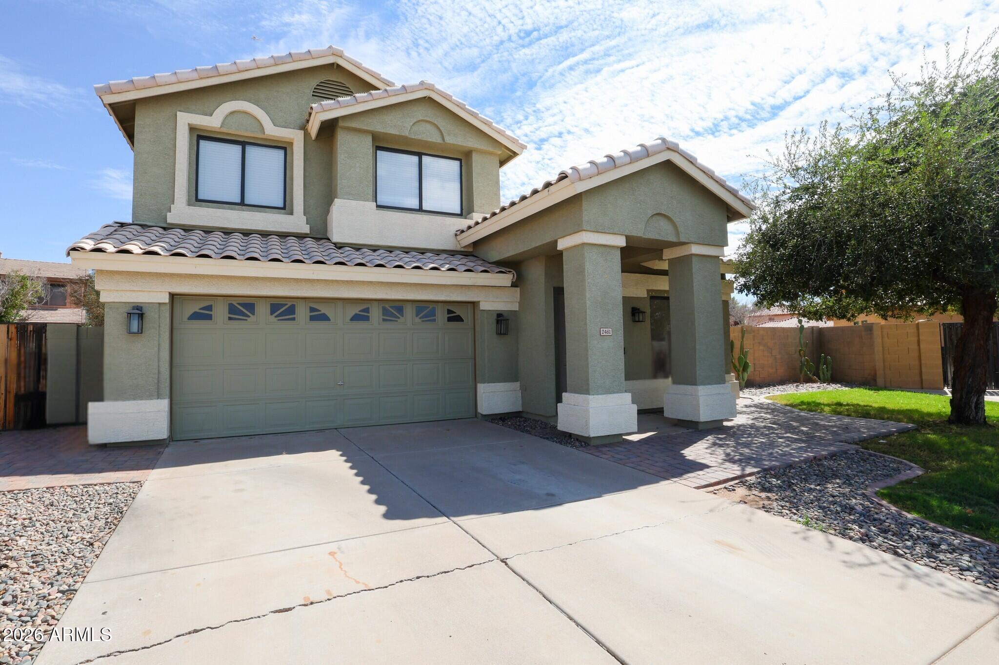 2461 E WILDHORSE Place