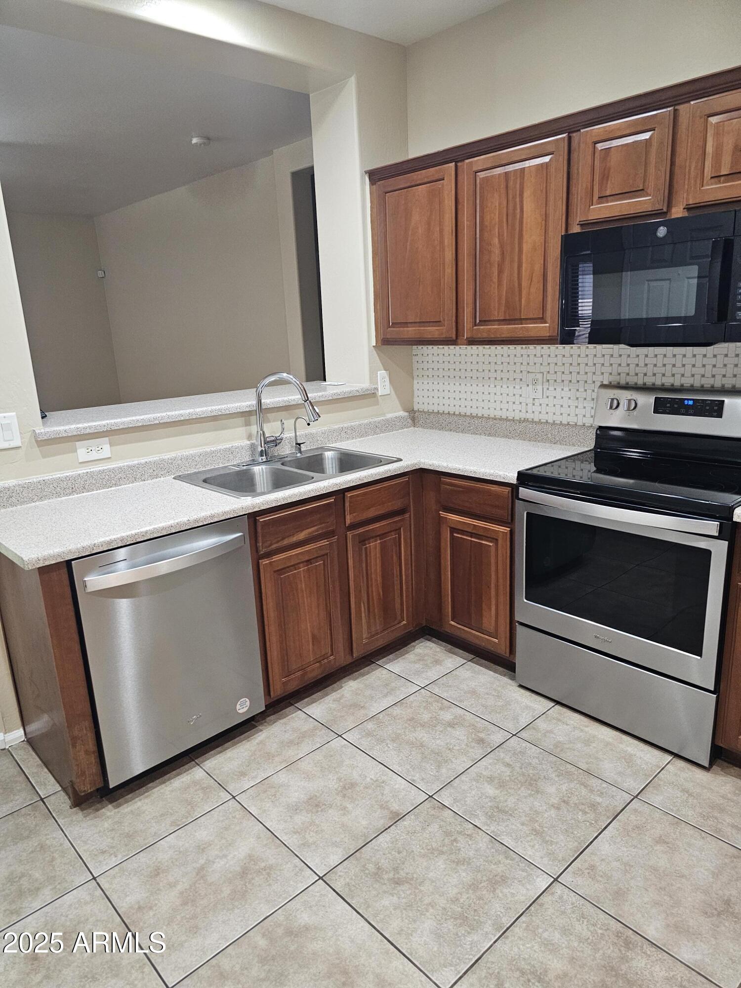 41254 W GRANADA Drive