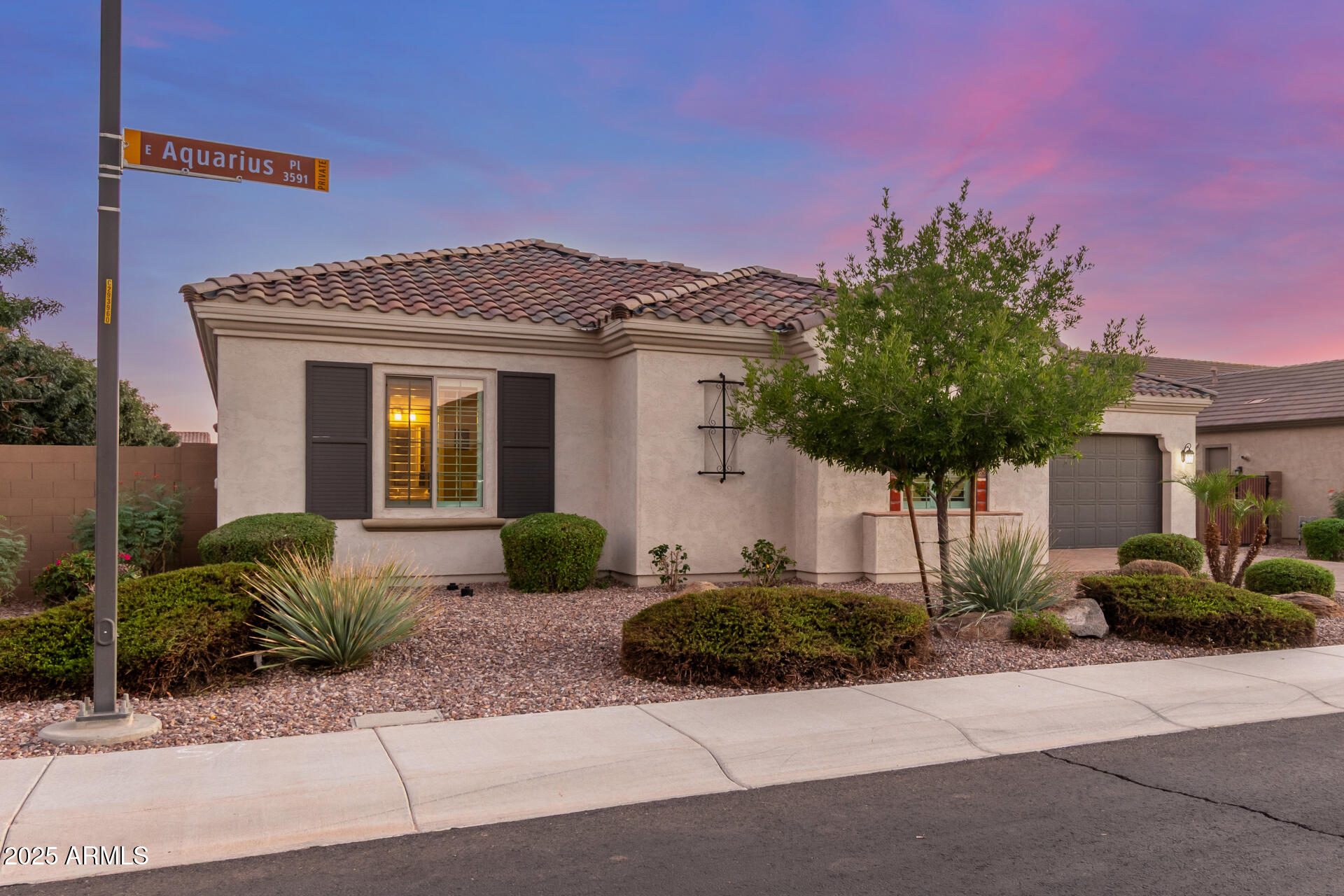 3581 E AQUARIUS Place