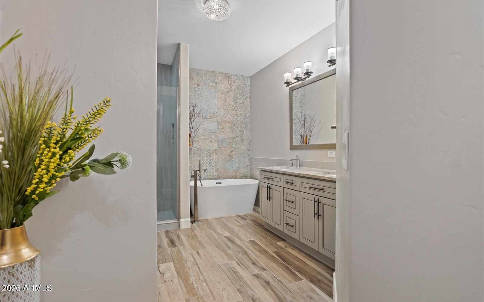 5350 E DEER VALLEY Drive 1250