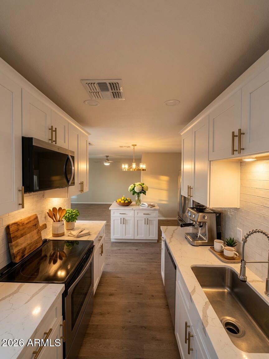 1021 S GREENFIELD Road 1075