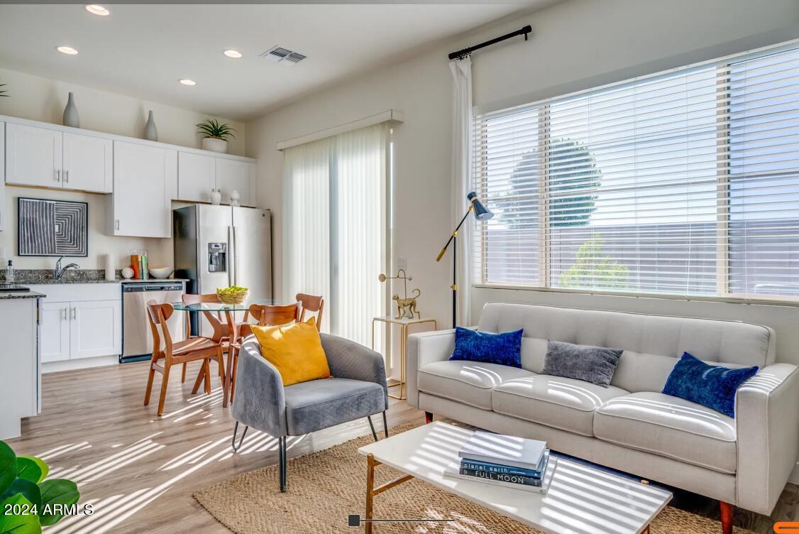 9652 E HAMPTON Avenue 1