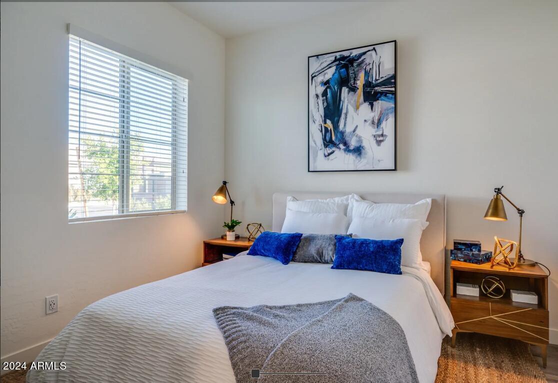 9652 E HAMPTON Avenue 1