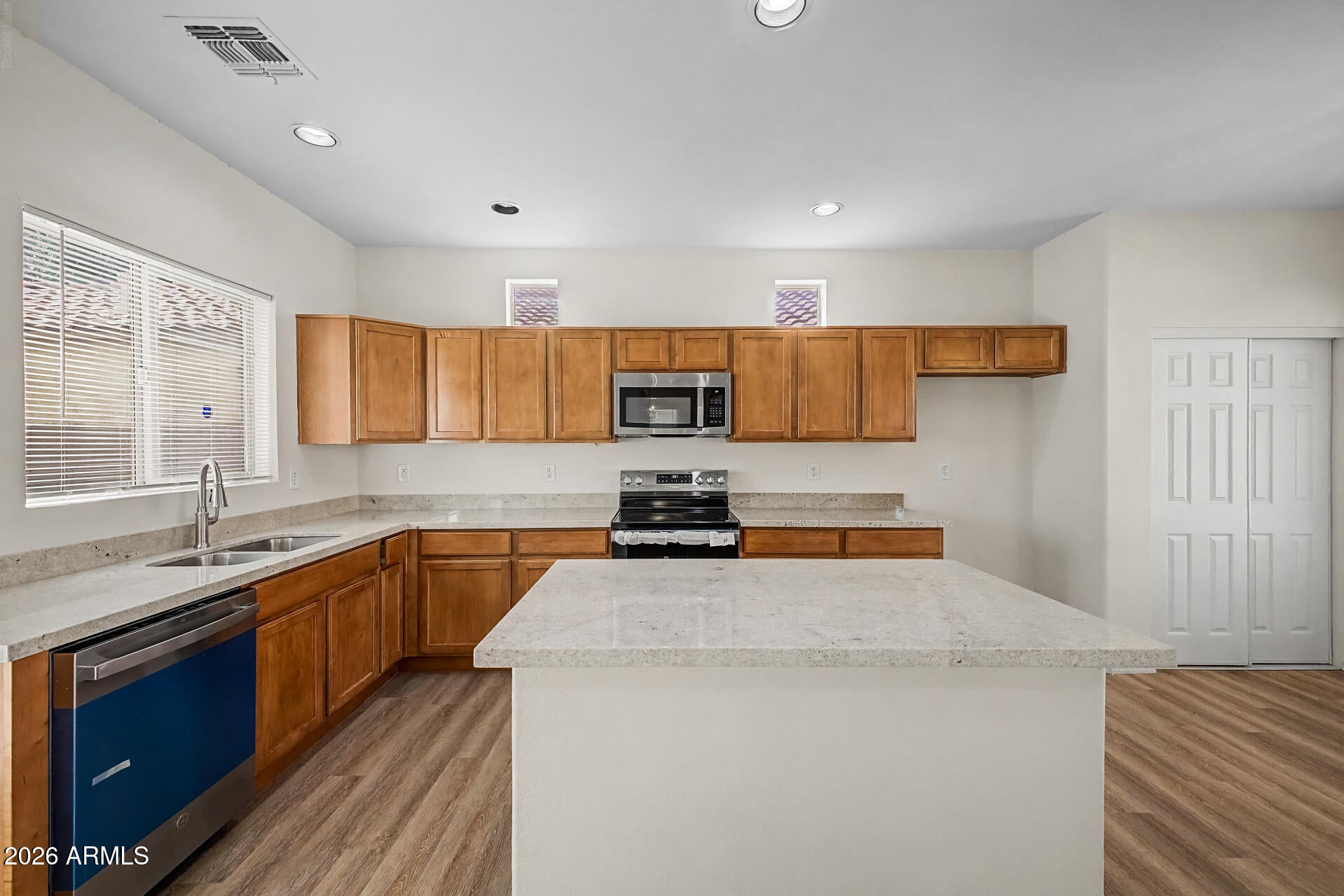 9446 W BERKELEY Road