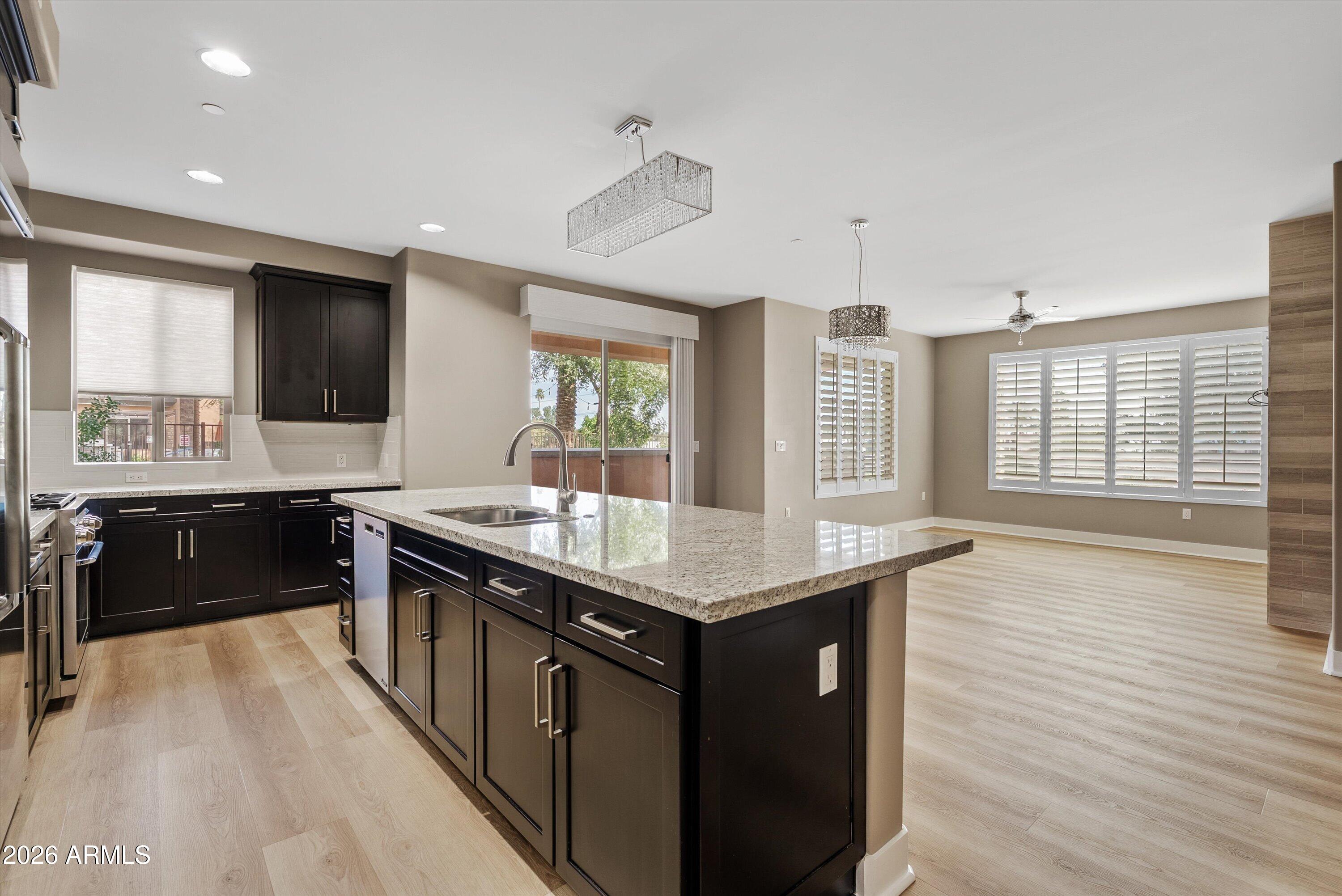 4805 N WOODMERE FAIRWAY -- 1002