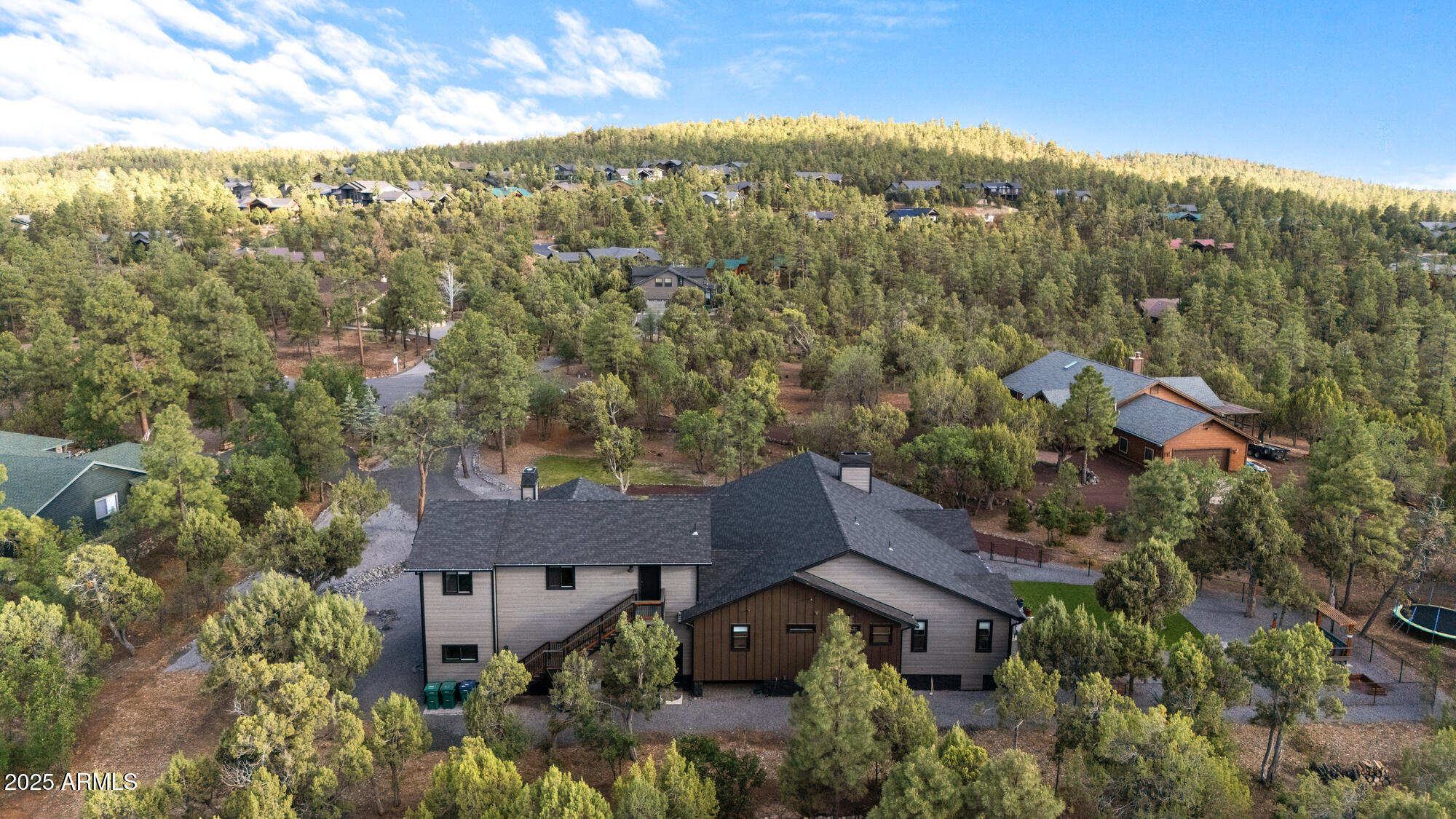 1500 W PINETREE Court