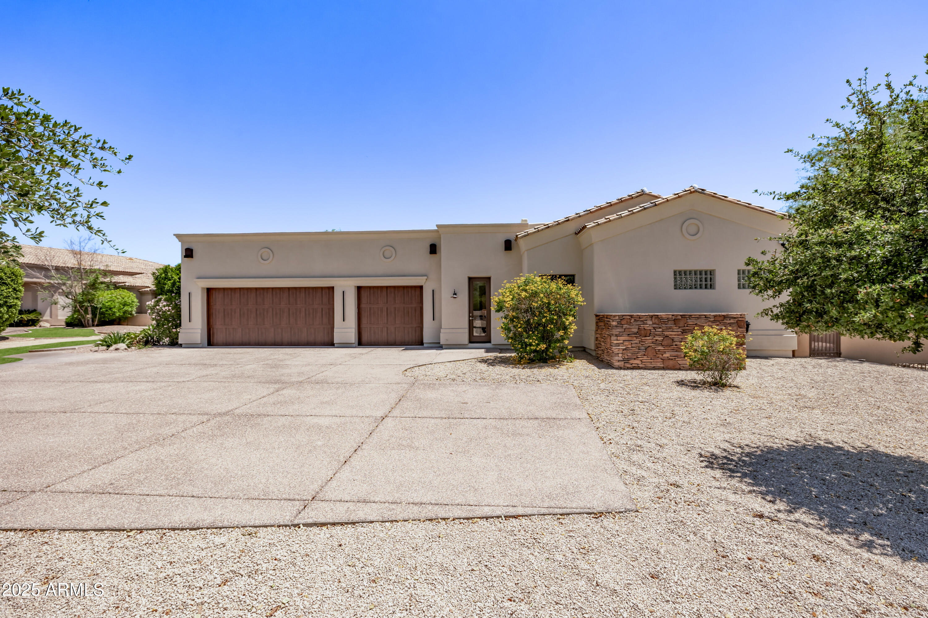 10877 E IRONWOOD Drive
