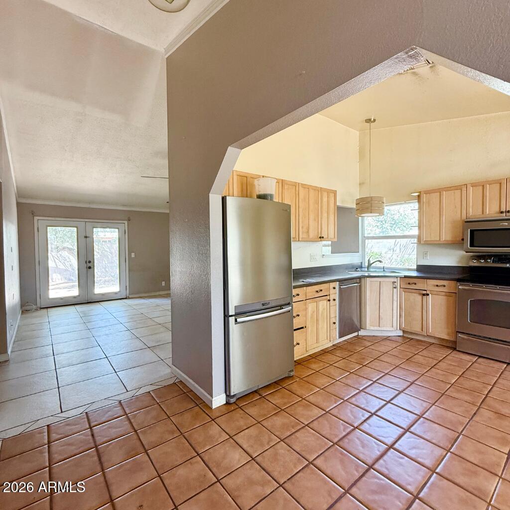 938 N EVERGREEN Court