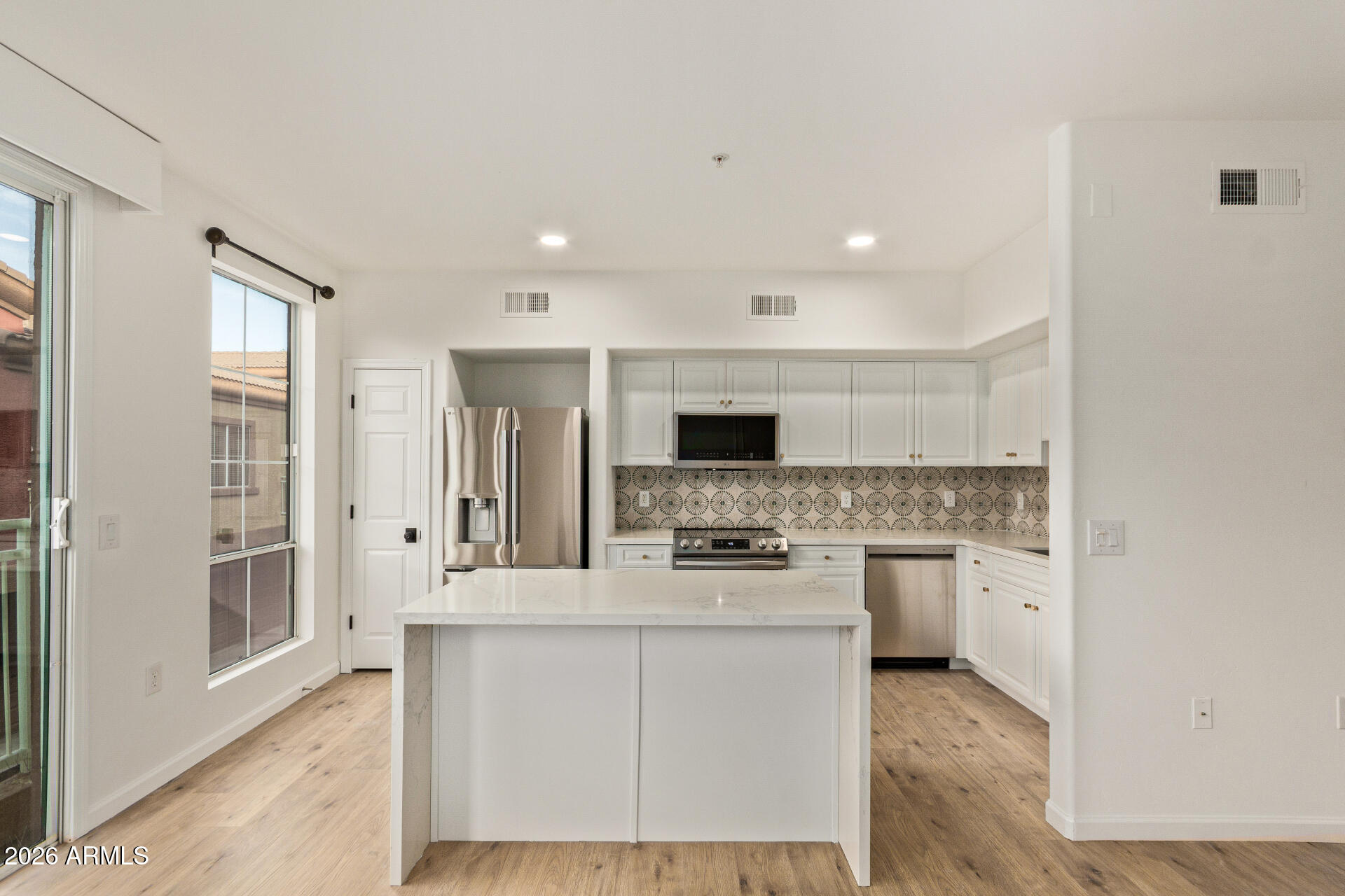 1920 E BELL Road 1187