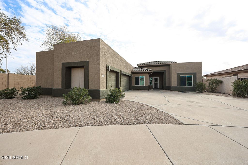 Photo of 13311 W La Reata Avenue, Goodyear, AZ 85395 (MLS # 6976671)