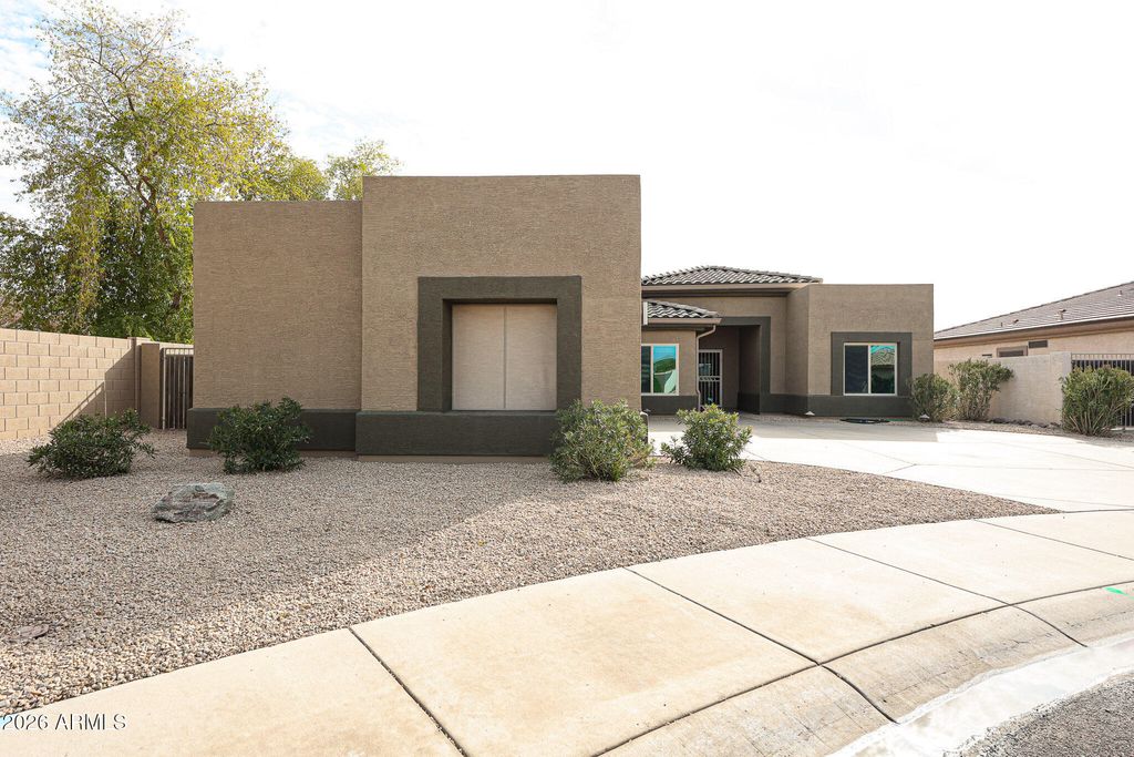 Photo of 13311 W La Reata Avenue, Goodyear, AZ 85395 (MLS # 6976671)