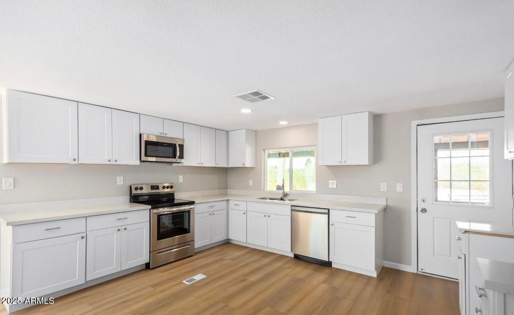 Photo of 3032 E 15th Avenue, Apache Junction, AZ 85119 (MLS # 6925909)