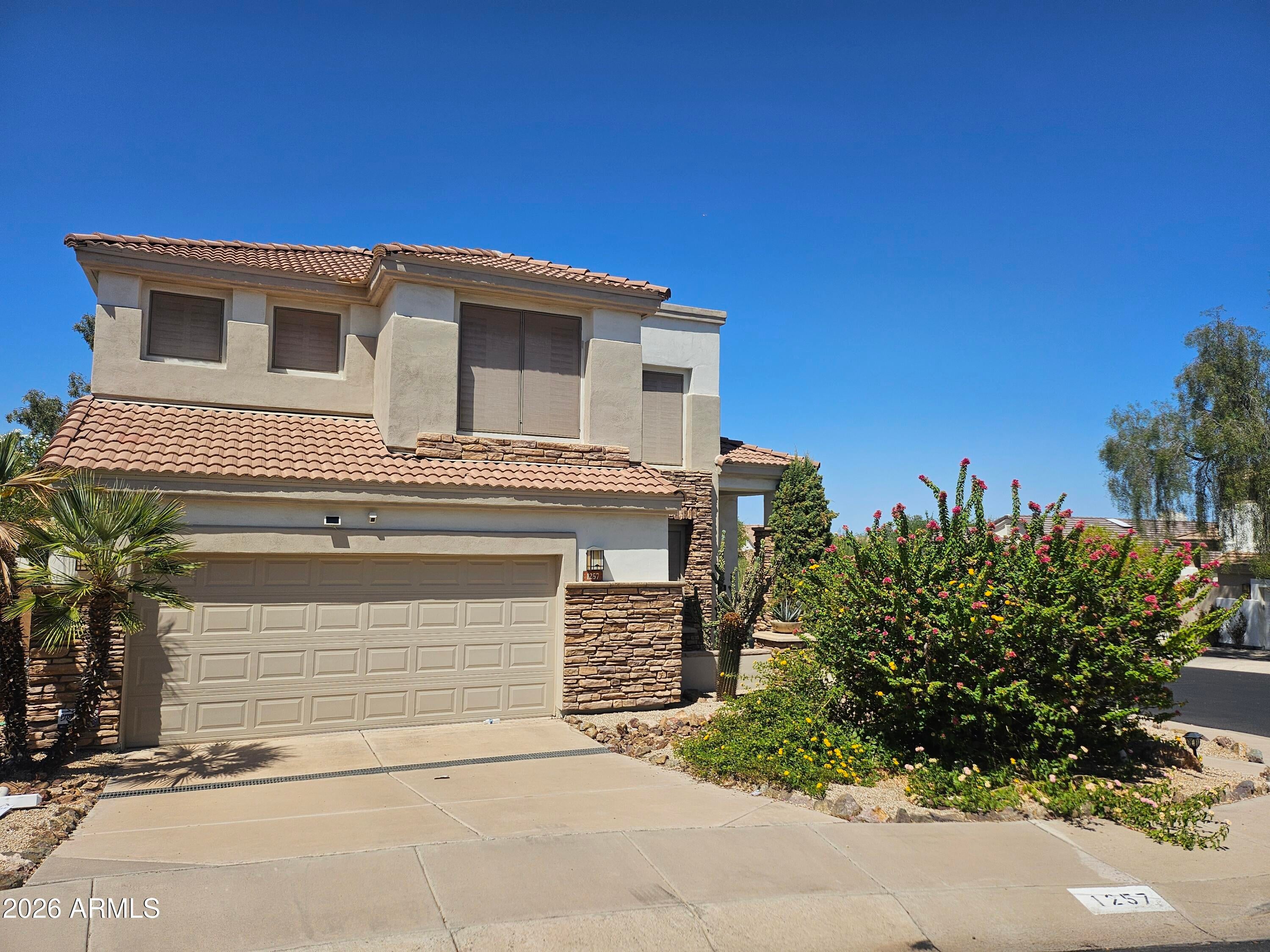 1257 E VOLTAIRE Avenue