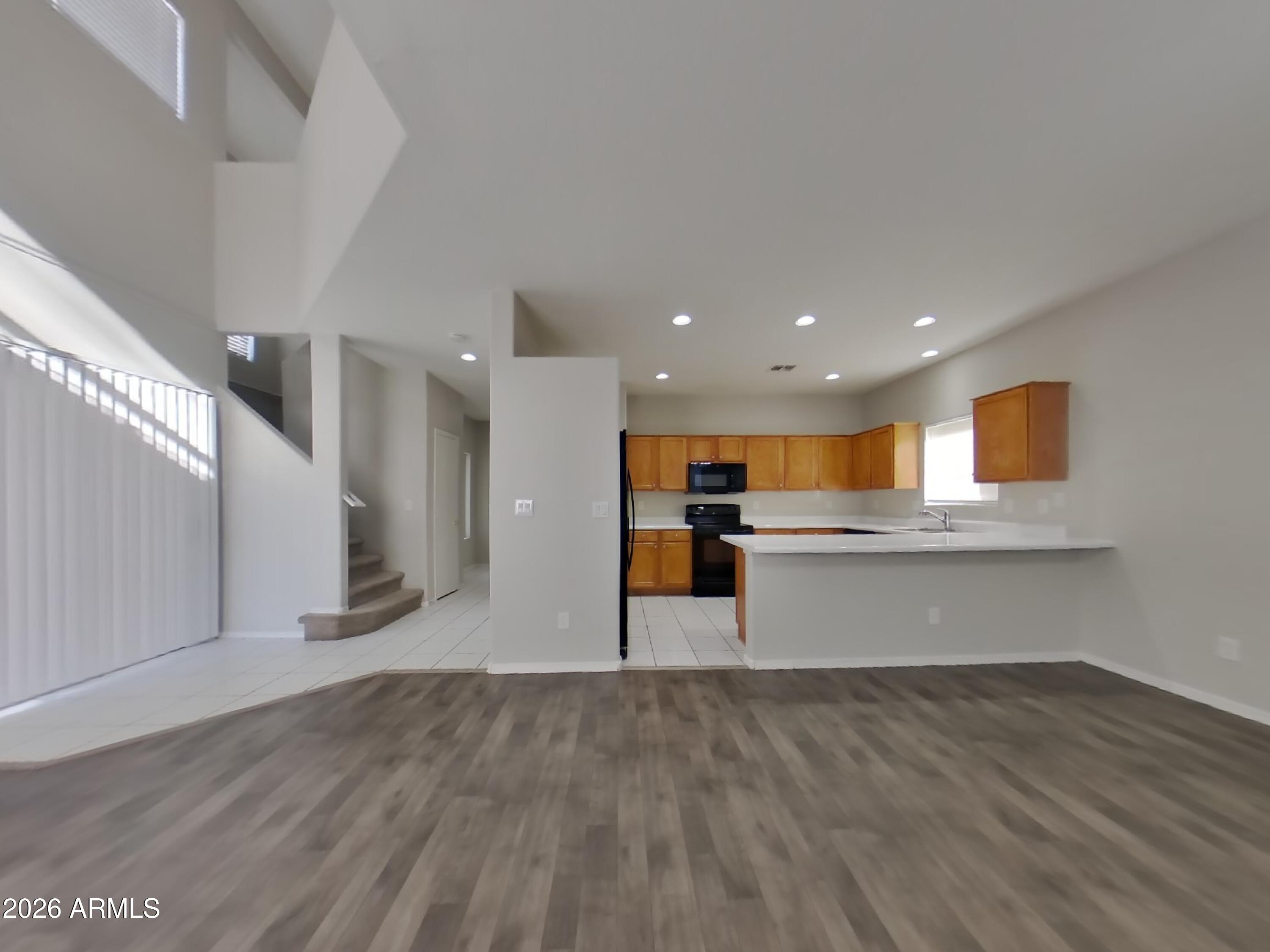 1750 W UNION HILLS Drive 52