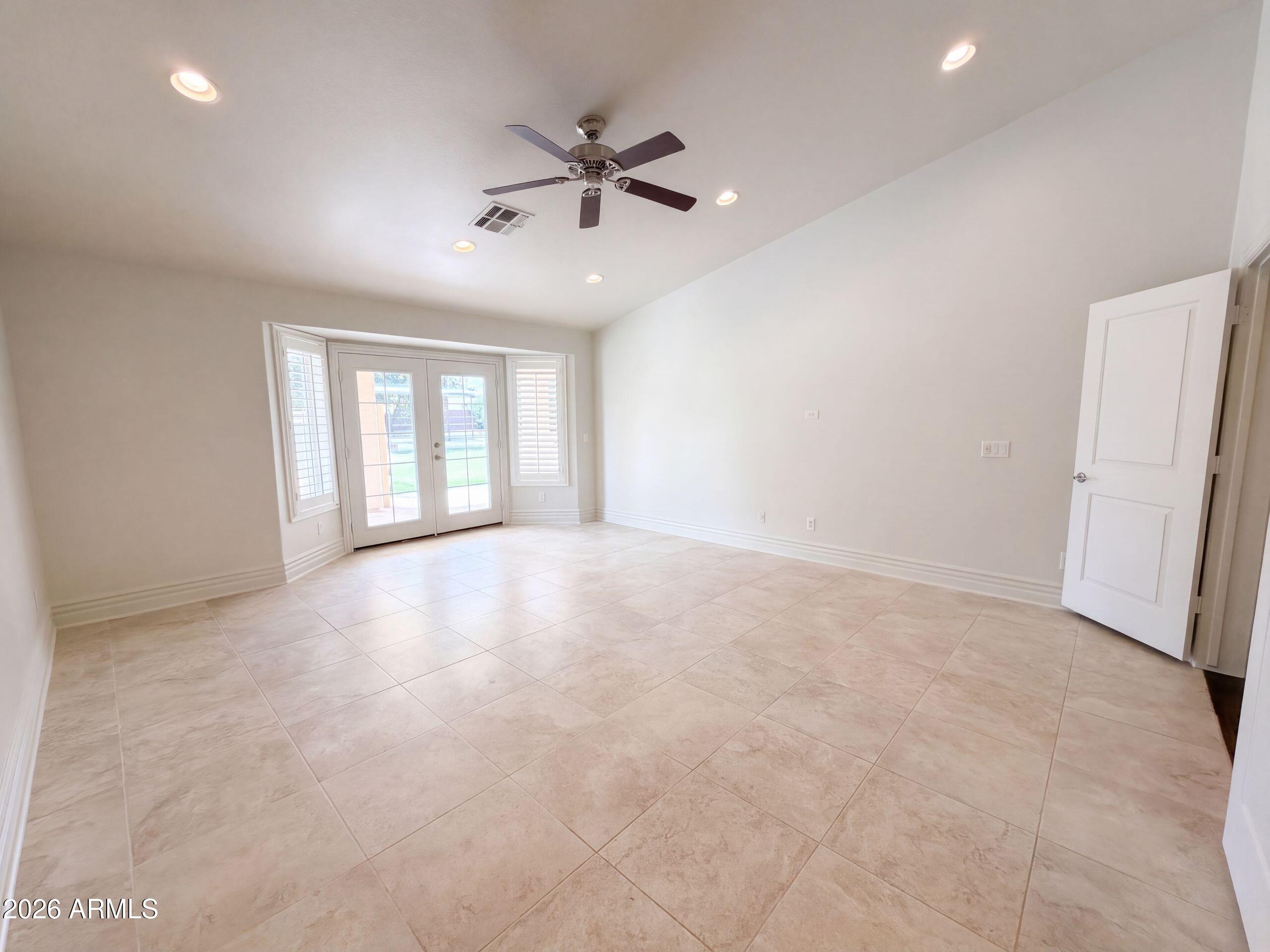 2599 E ARROWHEAD Trail