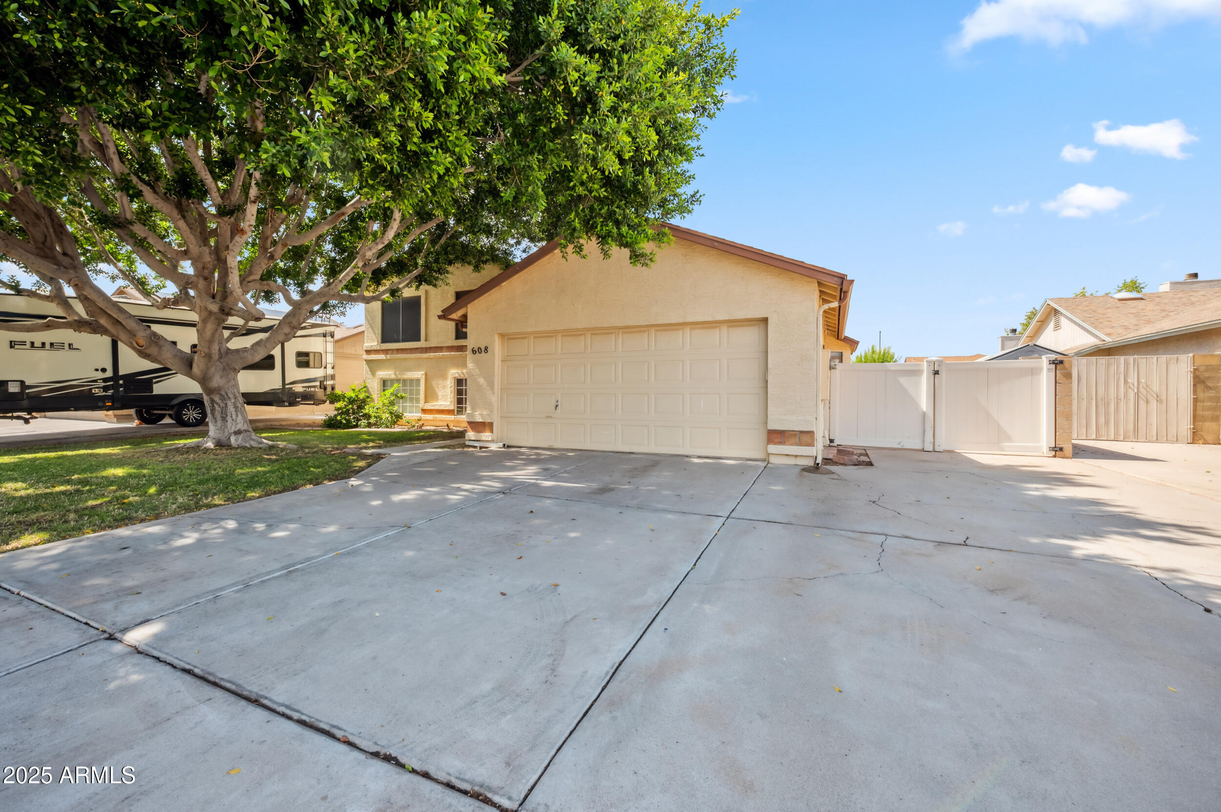 608 E ARABIAN Court