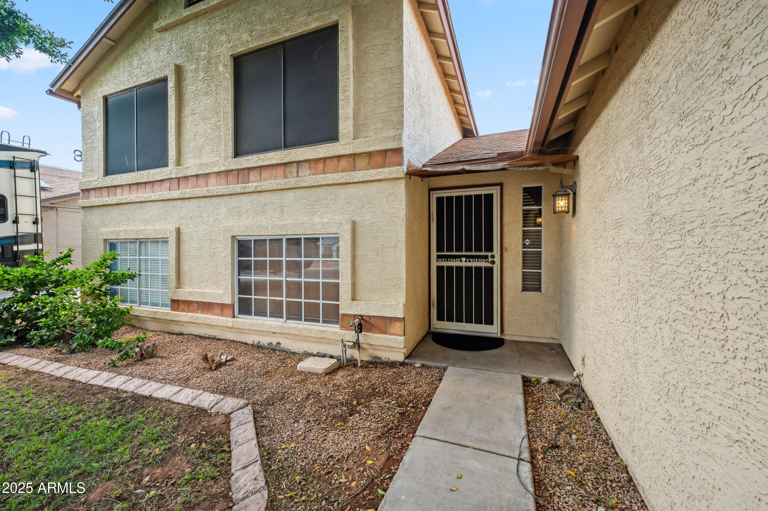 608 E ARABIAN Court