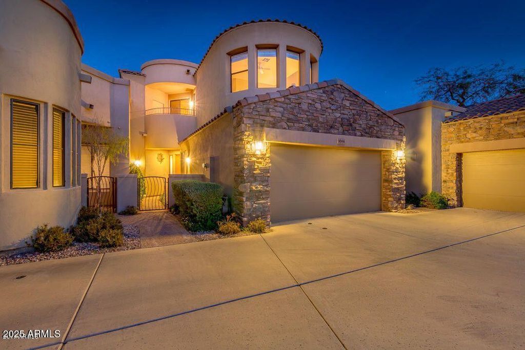 Photo of 7445 E Eagle Crest Drive #1094, Mesa, AZ 85207 (MLS # 6926931)